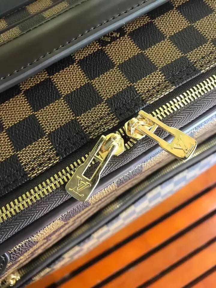 LV 帆布 超耐磨损万向轮 灵活出行 加厚全鋁合金 梯形 化妝包 便携收納款