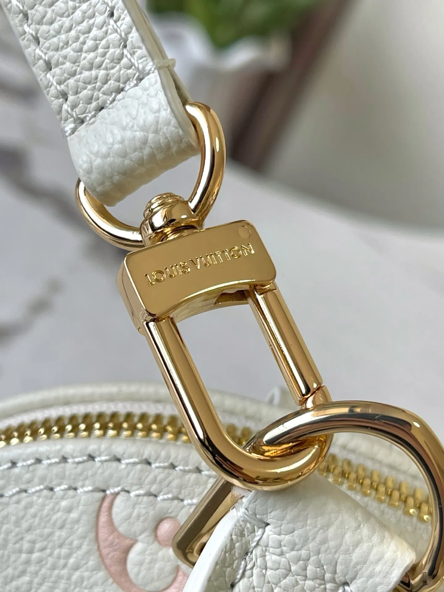 Style M27574 163c01 Style Image 6 Style M27574 163c01 Style Image 6