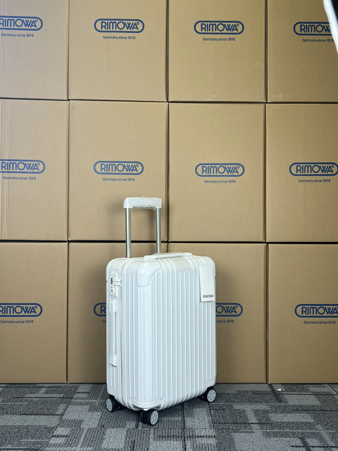 White Suitcase Travel Lightweight