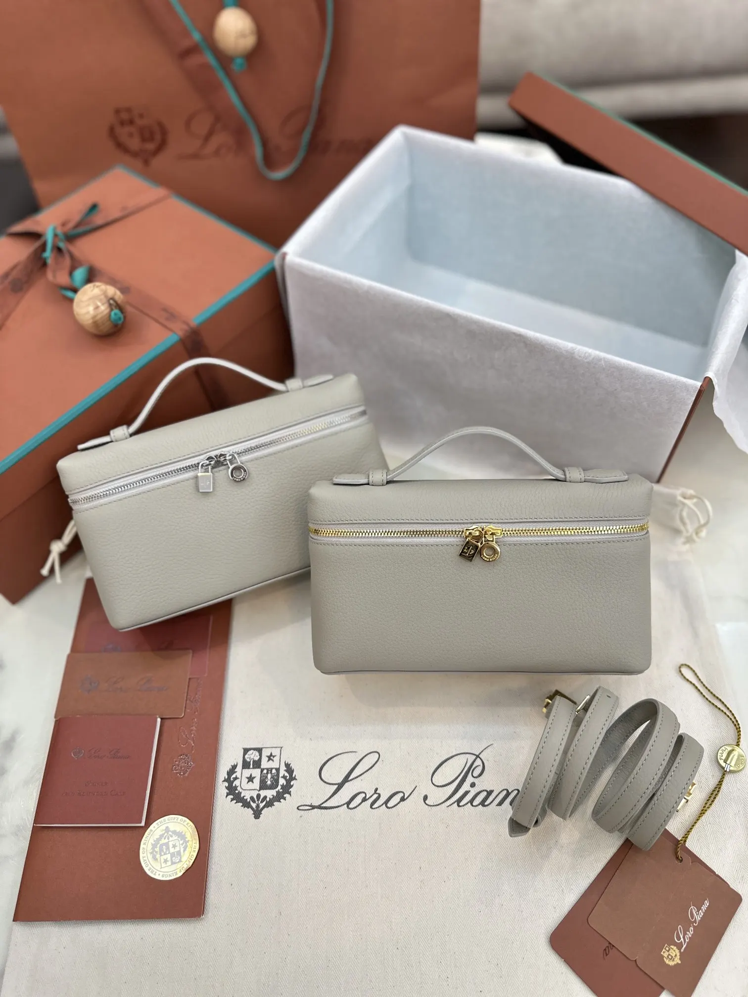 小牛皮 Loro Piana Extra Poket 手拿包 精致手拿款(數字9) 小牛皮 Loro Piana Extra Poket 手拿包 精致手拿款(數字9)