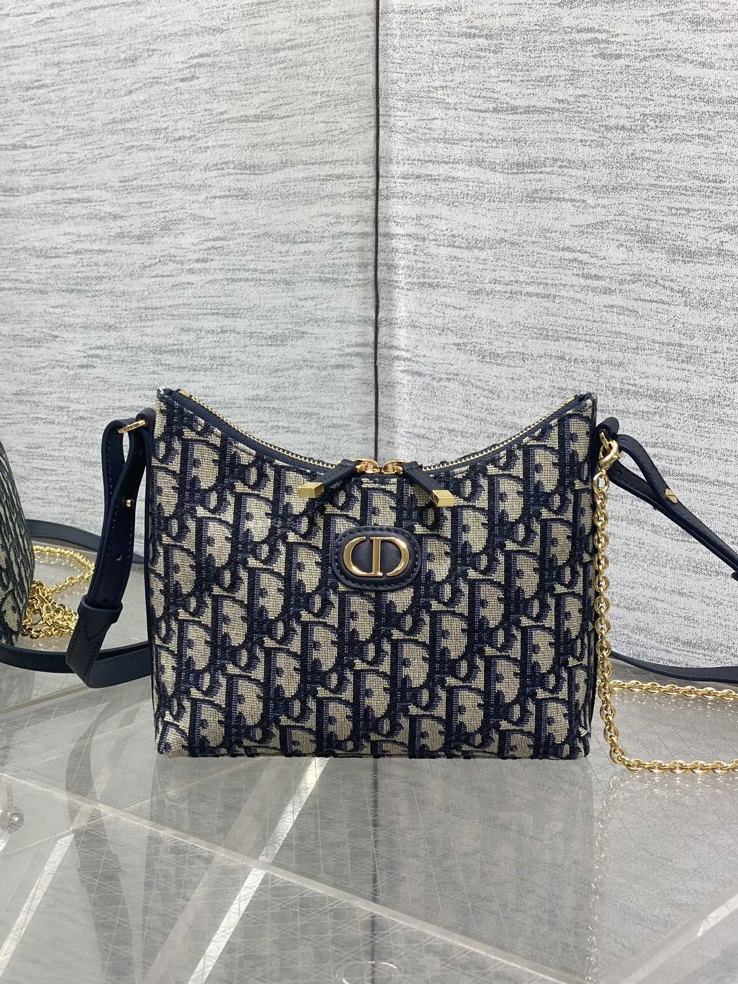 Dior 秋冬系列Miss 單肩水饺包 采用經典Oblique 手拿包 精致手拿款