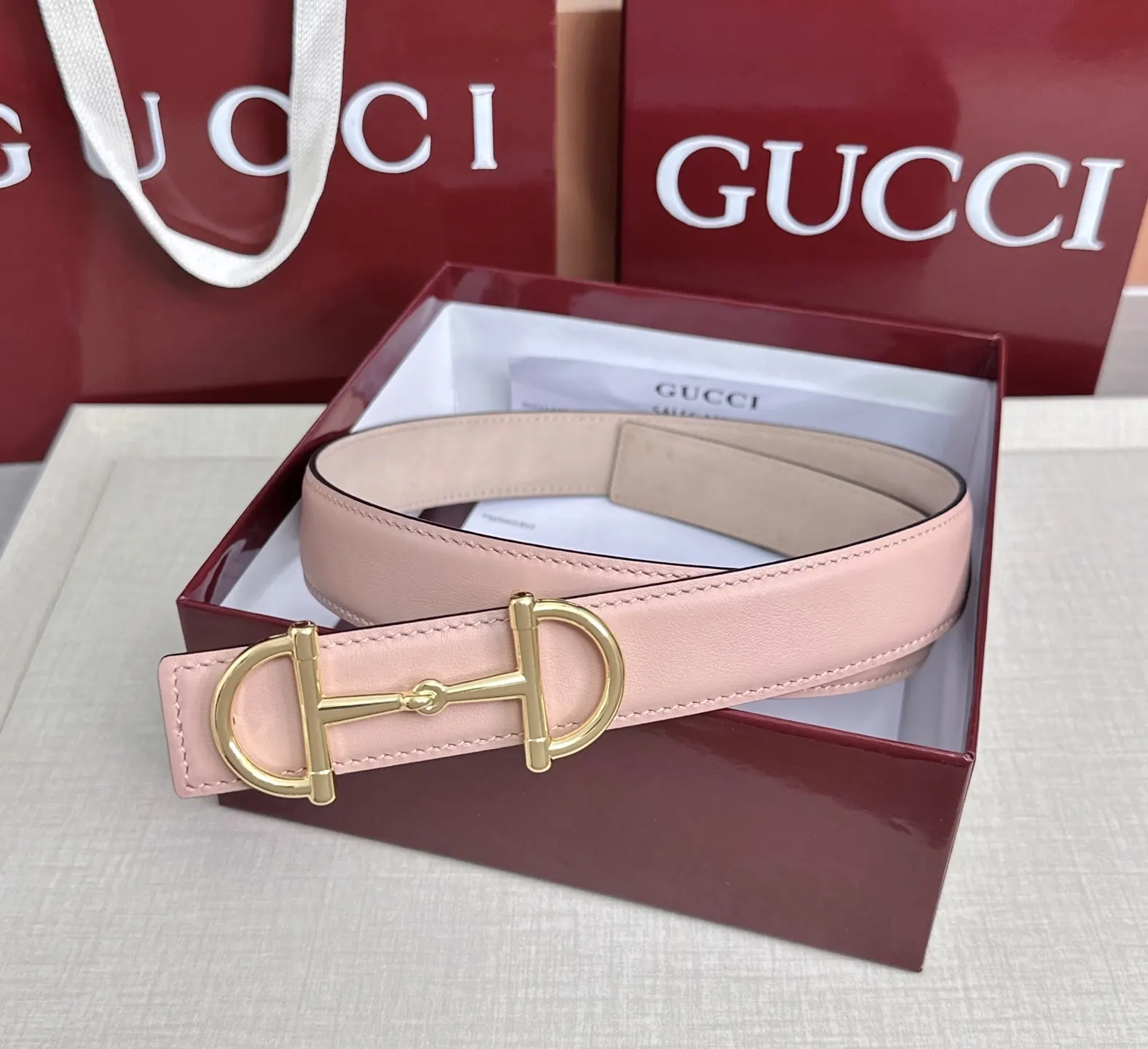 Gucci 双G扣牛皮腰带