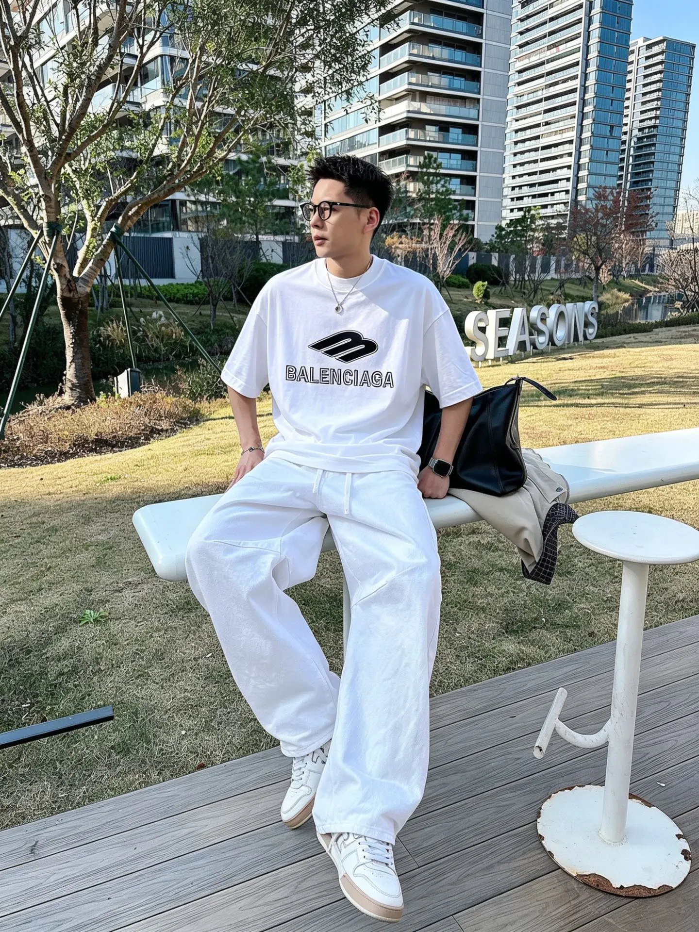 Balenciaga 黑白 純棉 Logo 短袖T恤