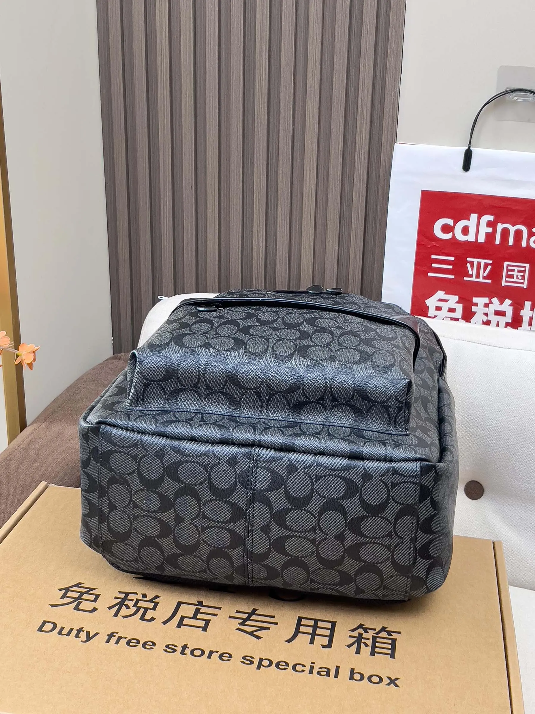 Coach 牛皮 pvc 皮条纹 旅行袋 大容量旅行款