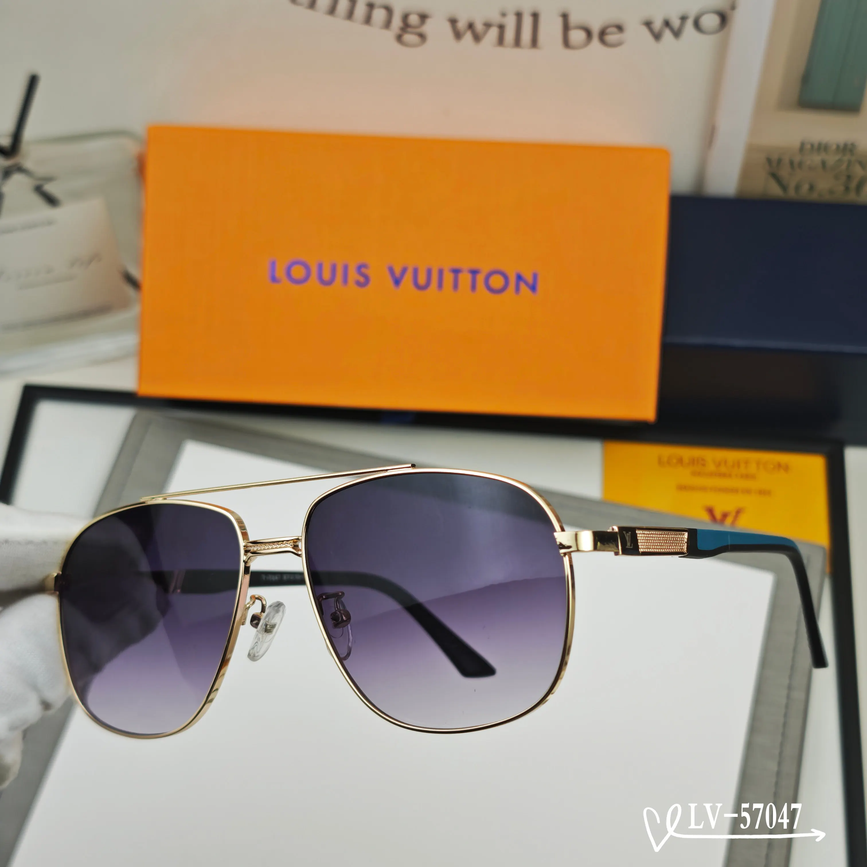 Louis Vuitton Fashion Item Fashion