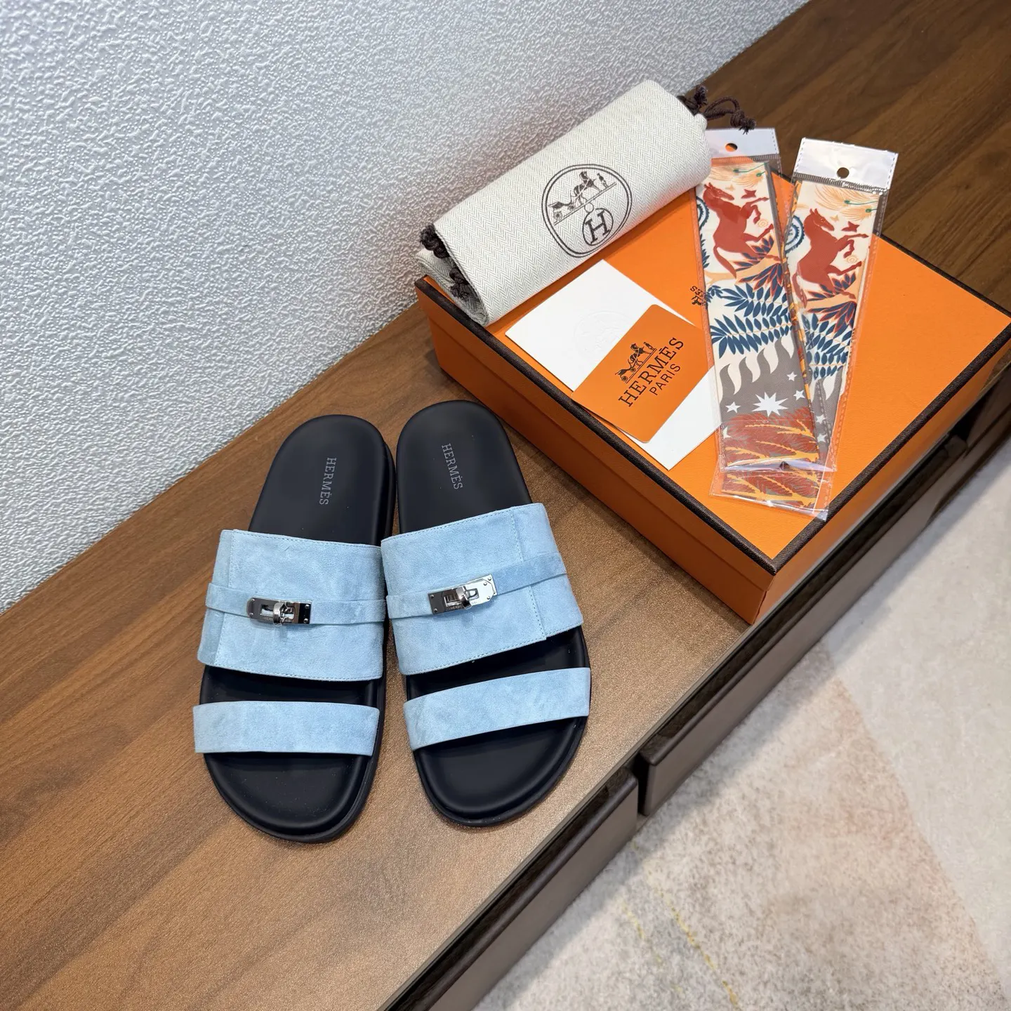 Hermès 经典 小牛皮 拖鞋 舒适