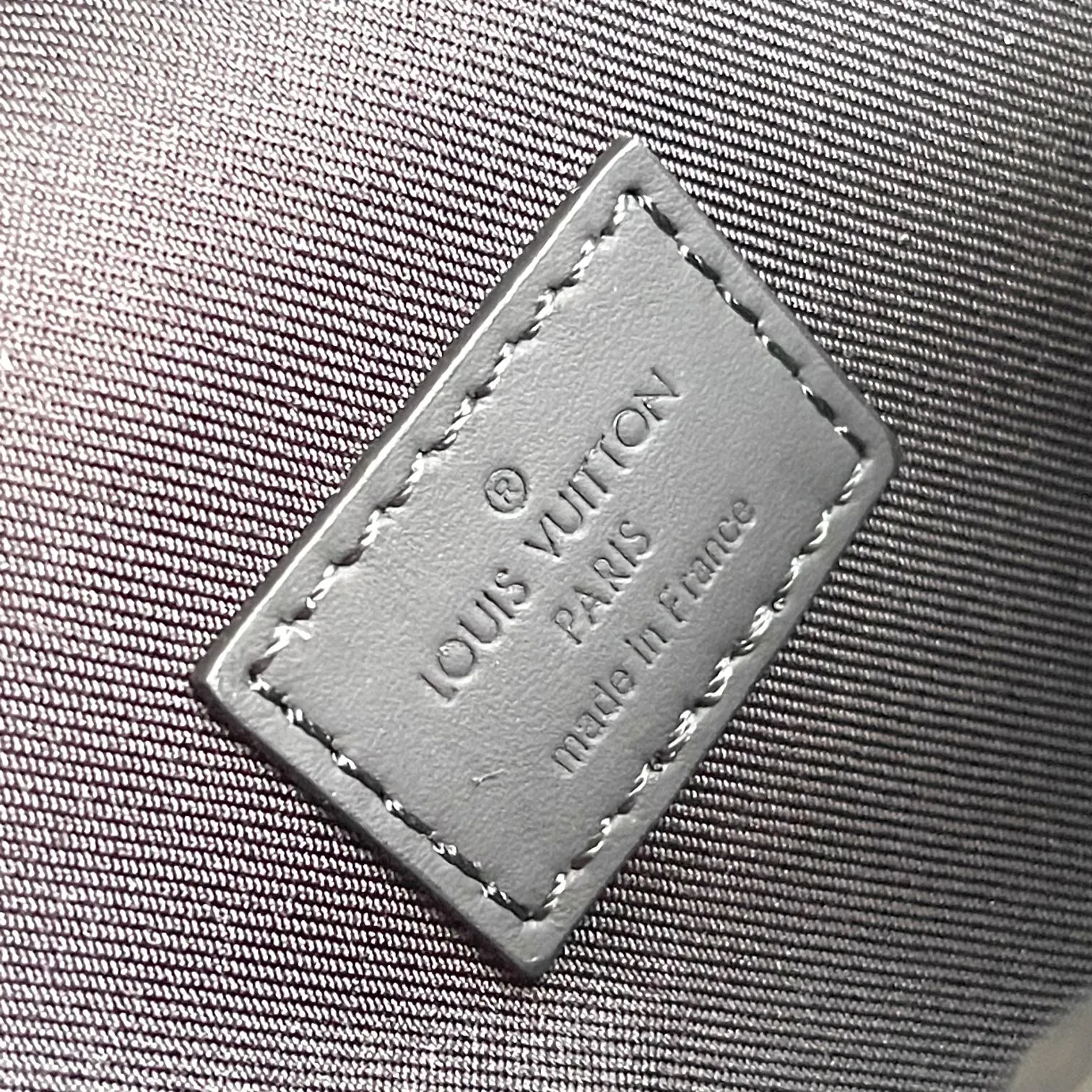 Mo可调节肩带 便于背携 鏈條包 精致鏈條款