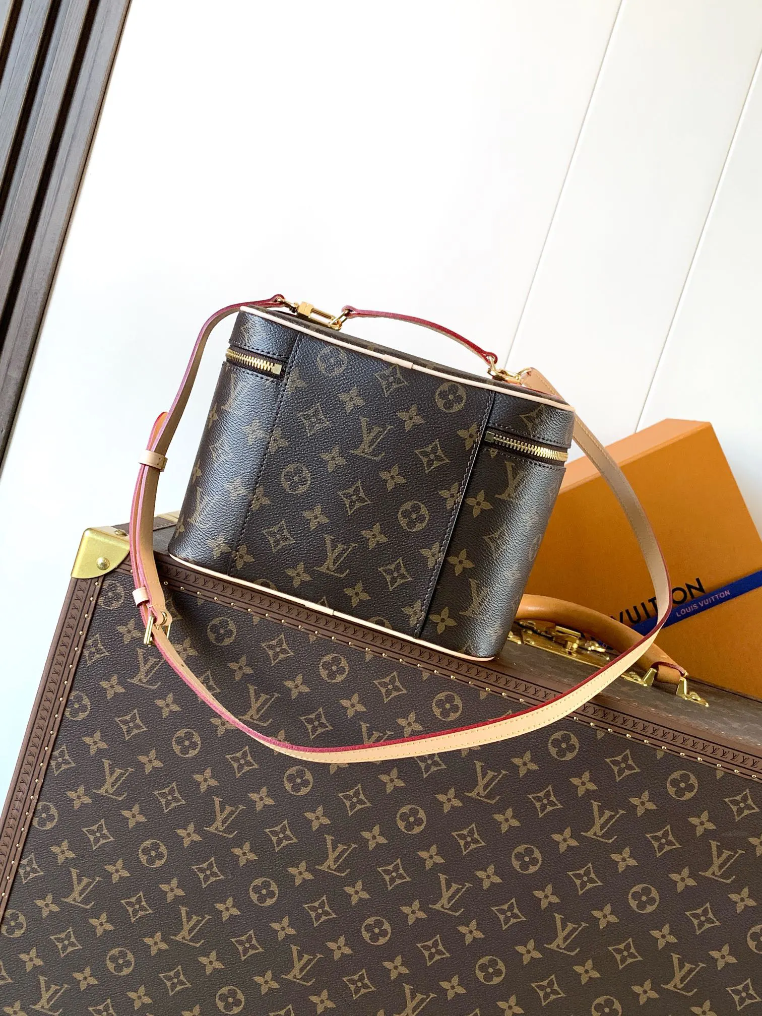 LV blue green color scheme handbag Image 3 LV blue green color scheme handbag Image 3