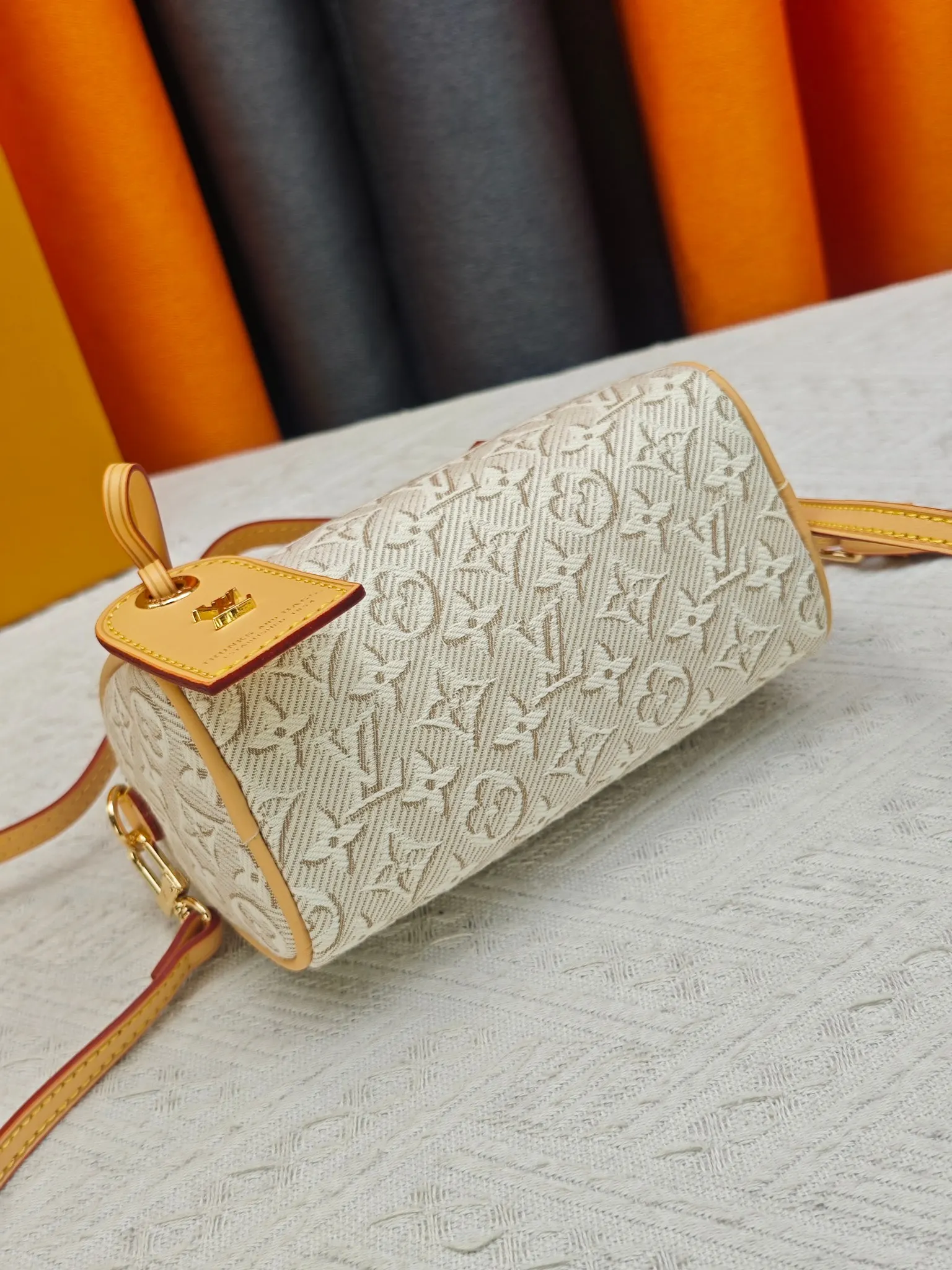 LV Speedy 白色 牛皮 收納包 旅行收納款