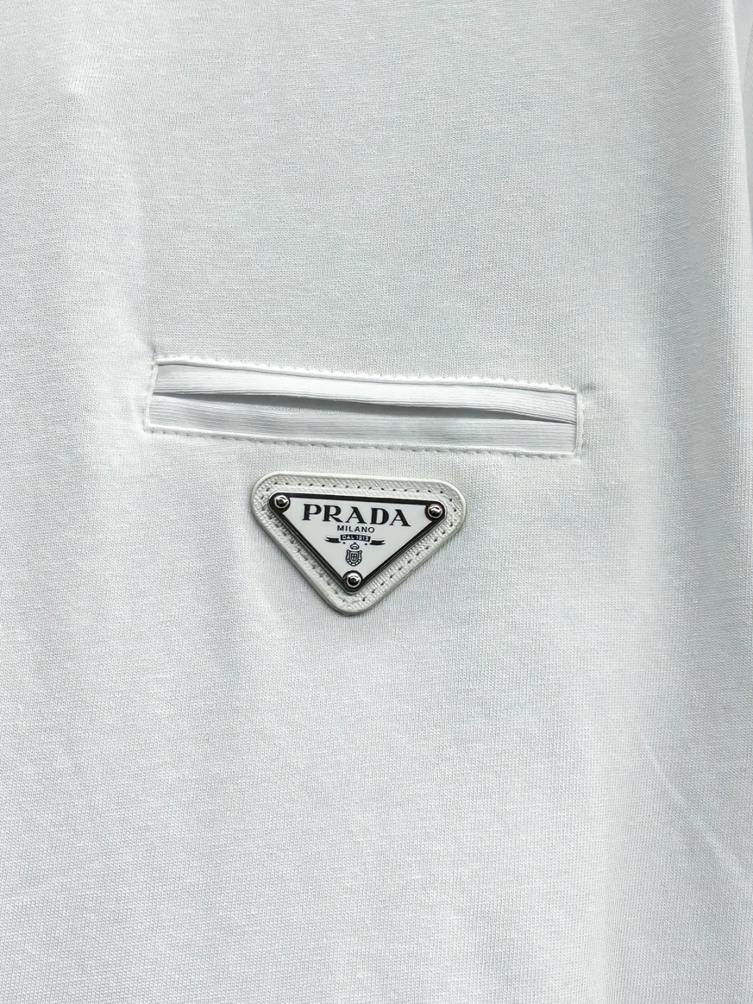 PRADA 三角标 短袖T恤 休闲百搭款