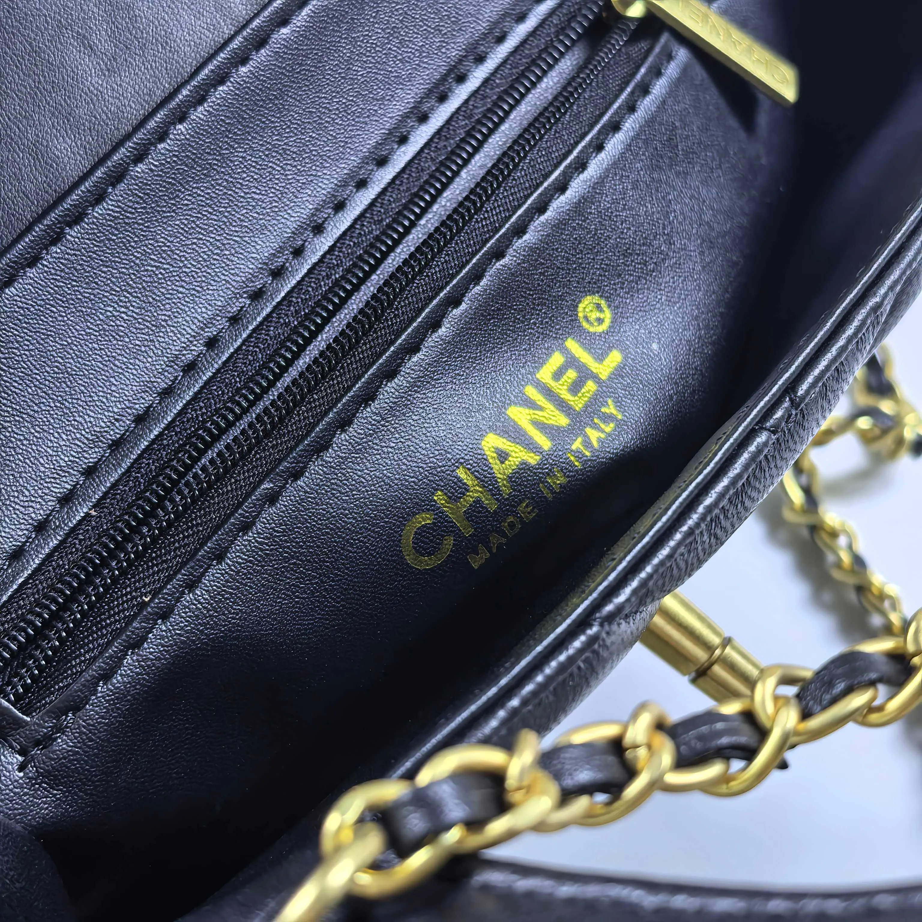 Chanel 双肩包