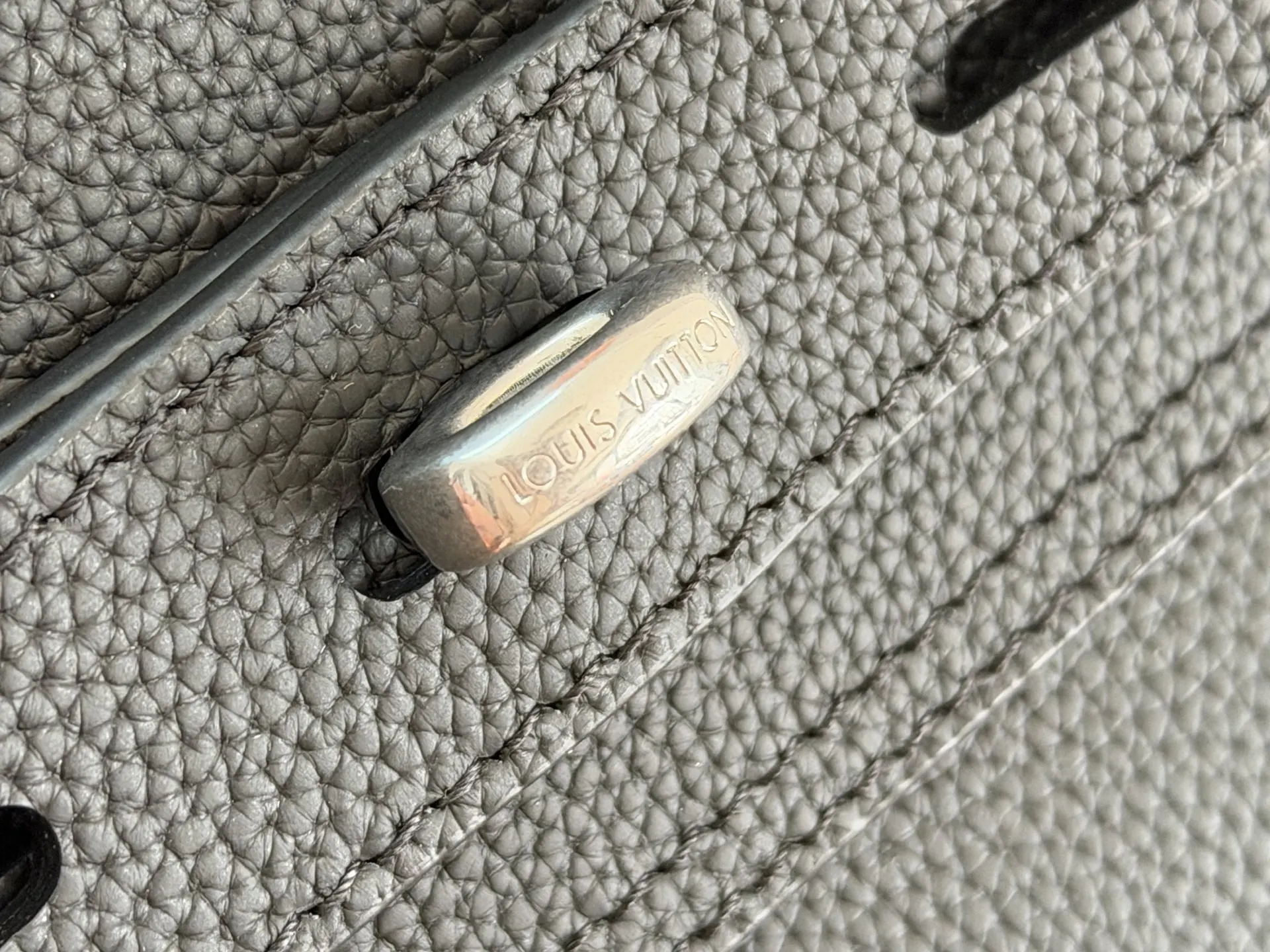 LV 牛皮 双肩包 实用双肩款