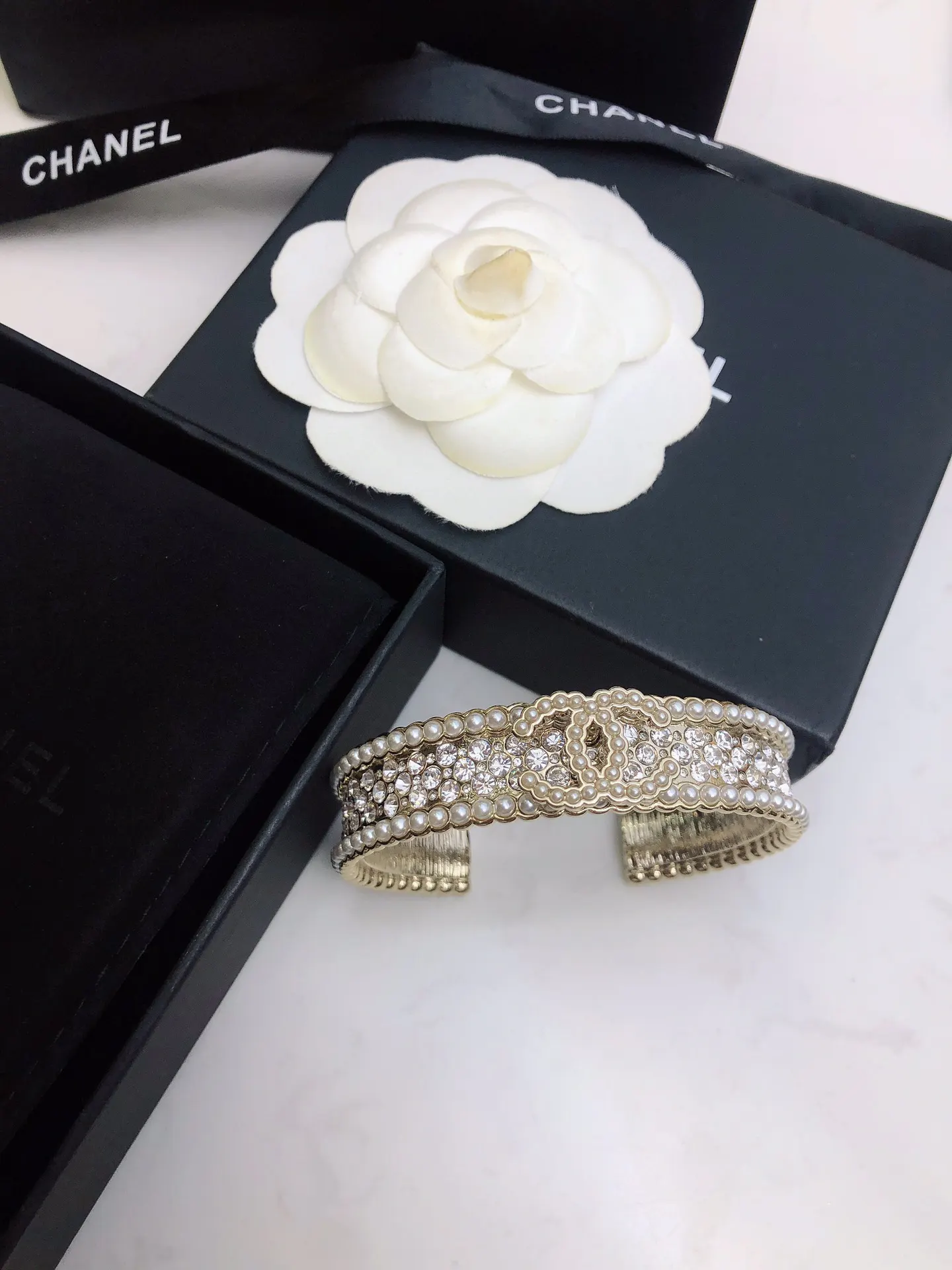 Chanel 手镯 精致腕饰