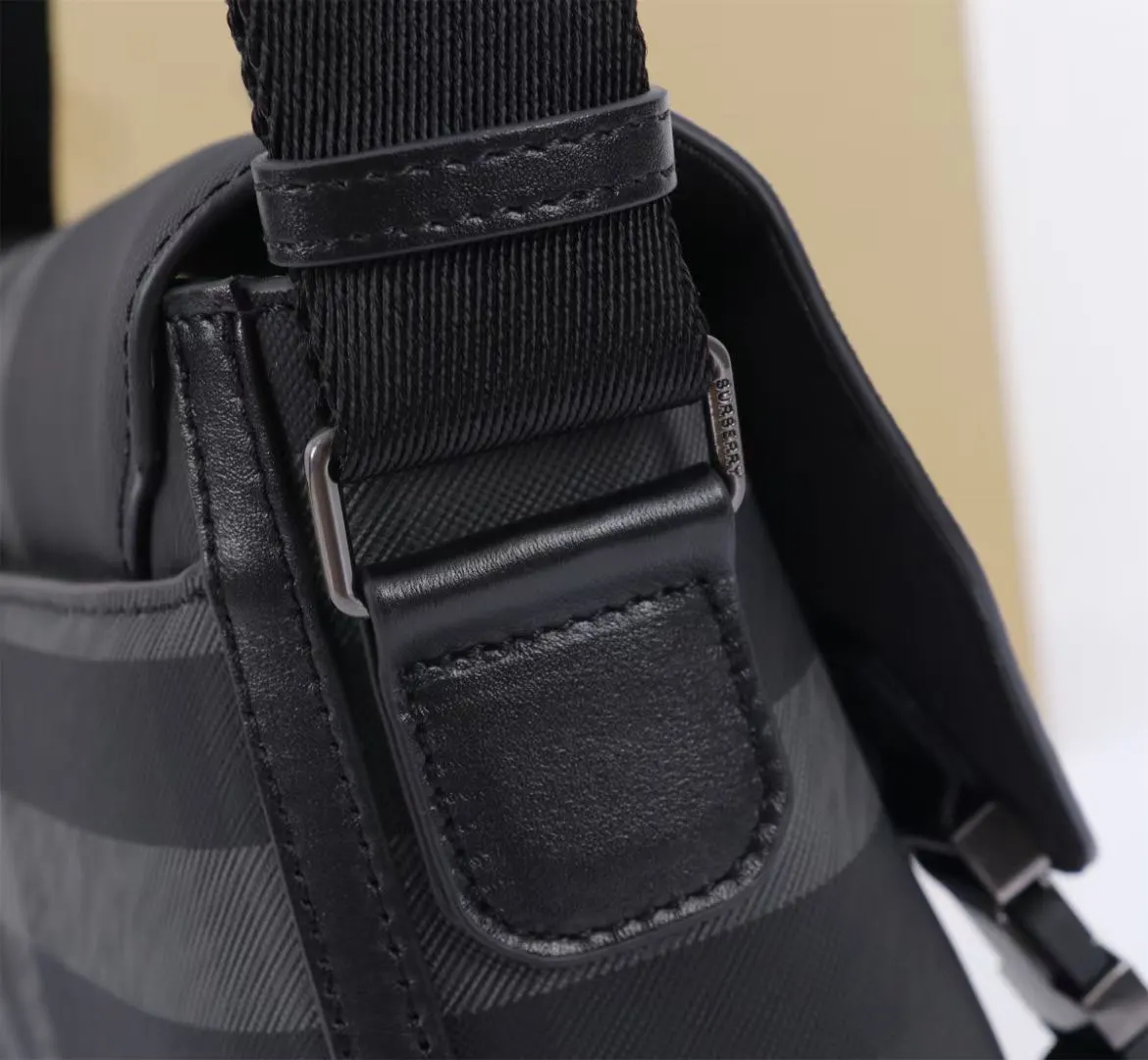 Burberry 灰色 皮革 收納包 旅行收納款