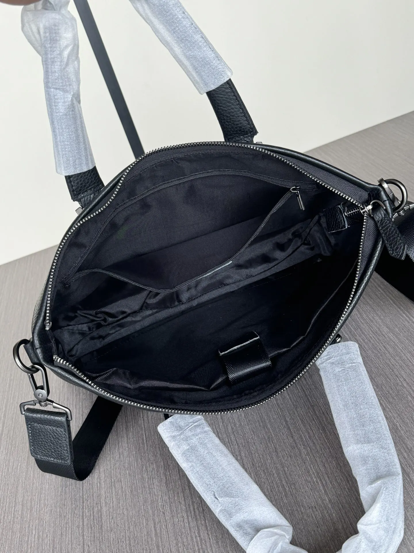 Prada 黑色 小牛皮 公文包 商務通勤款