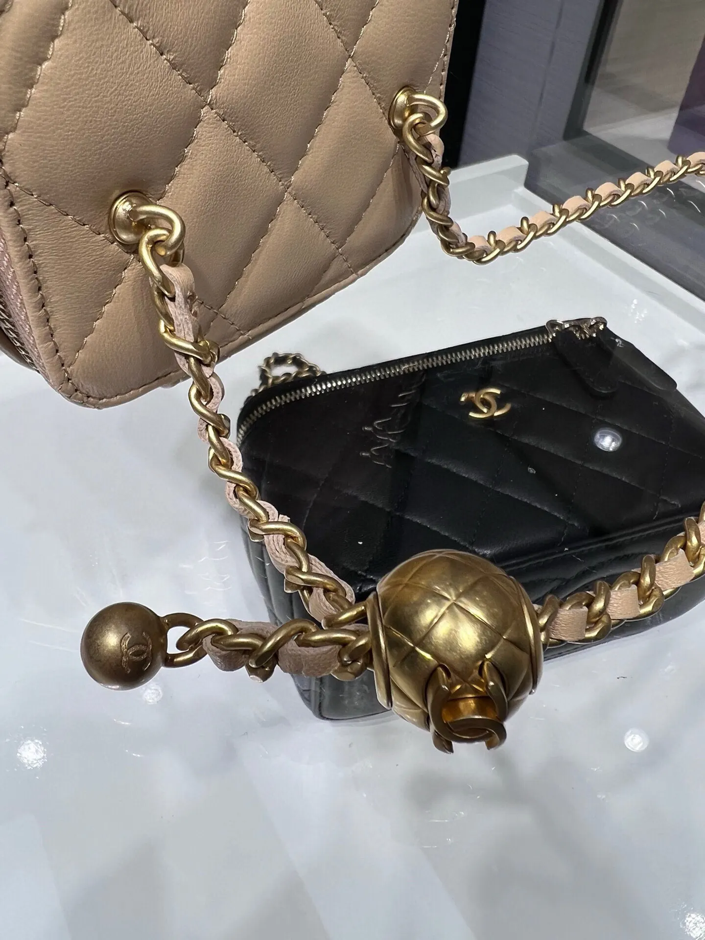 Chanel 羊皮鏈條包 單肩斜挎(數字6) Chanel 羊皮鏈條包 單肩斜挎(數字6)