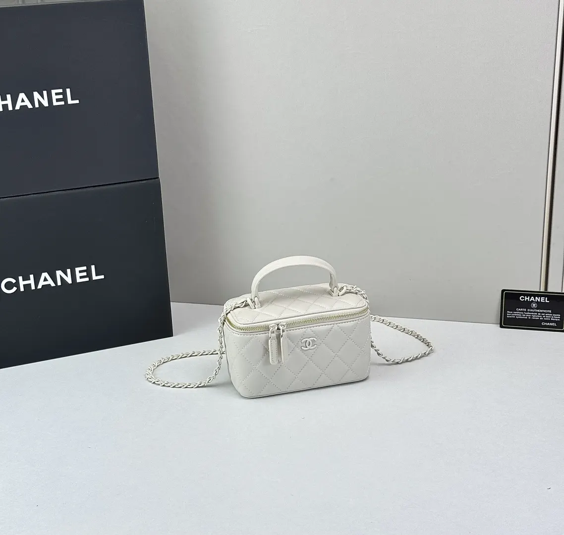 CHANEL 手柄长方盒 包真的太太太精致啦 包身 斜背包 輕便斜挎款