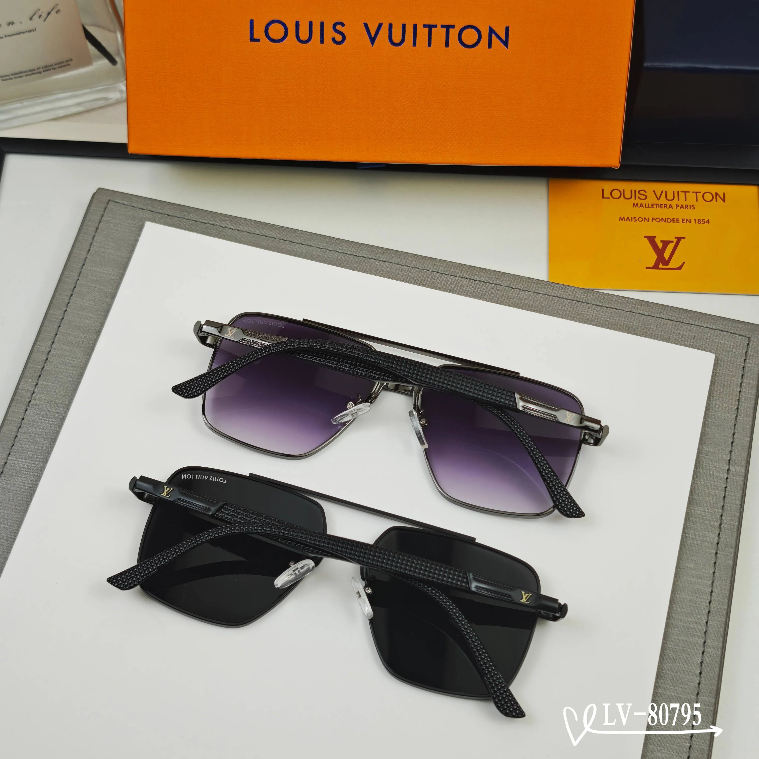 Louis Vuitton Fashion Item Fashion