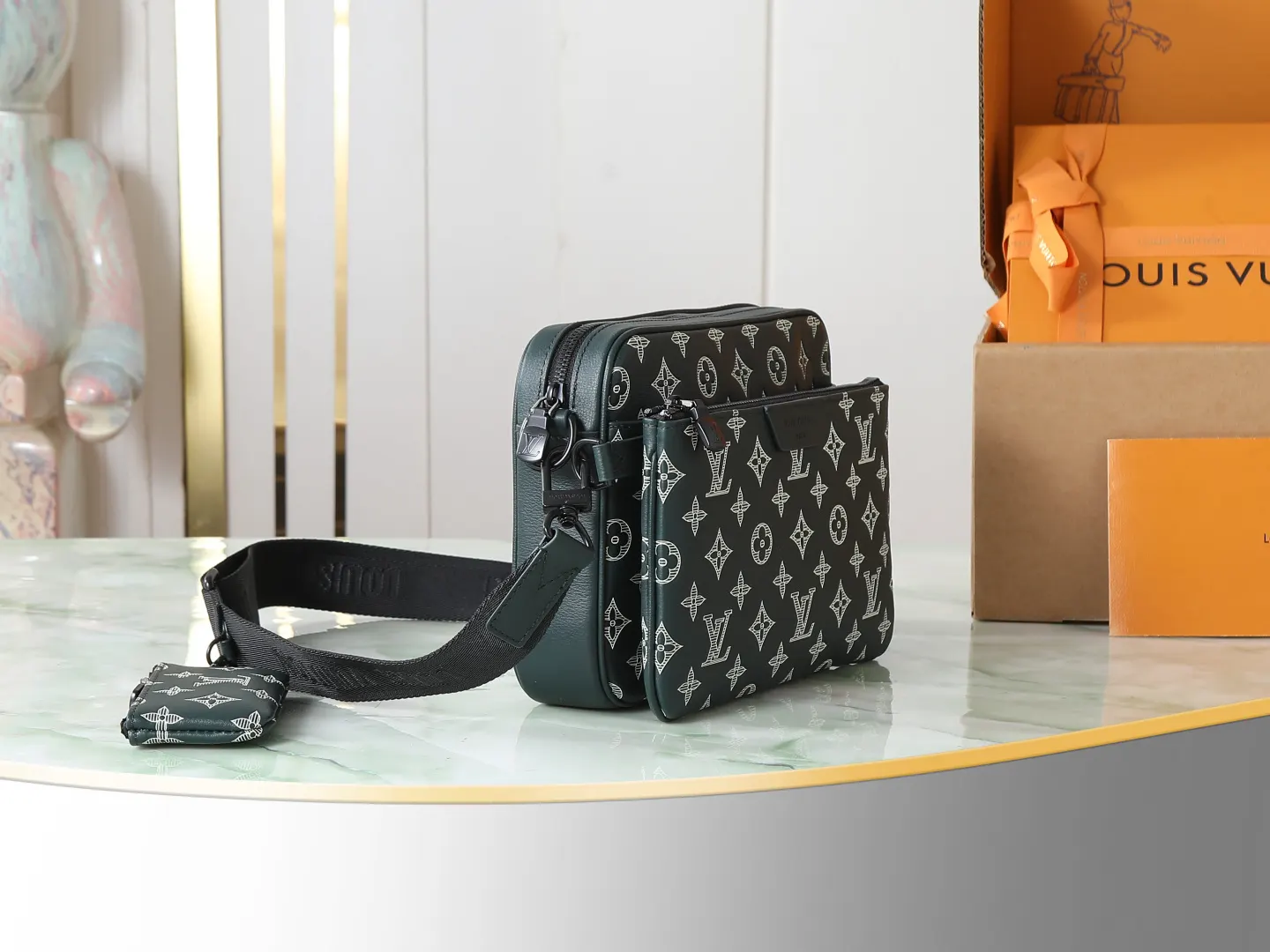 LV Trio Messenger black and gray color scheme messenger bag Image 2 LV Trio Messenger black and gray color scheme messenger bag Image 2