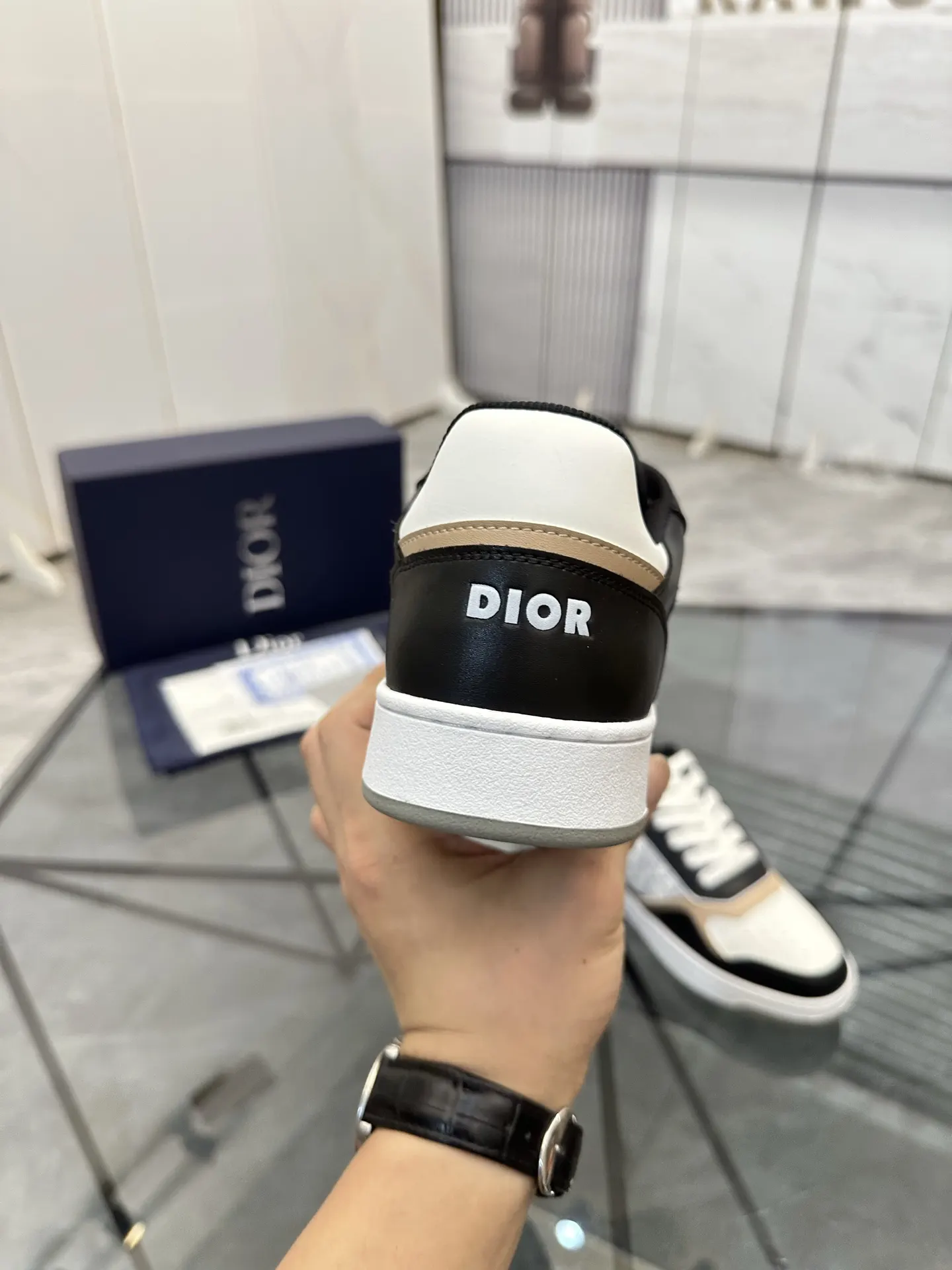 Dior 黑白拼色牛皮低帮运动鞋 橙色点缀款