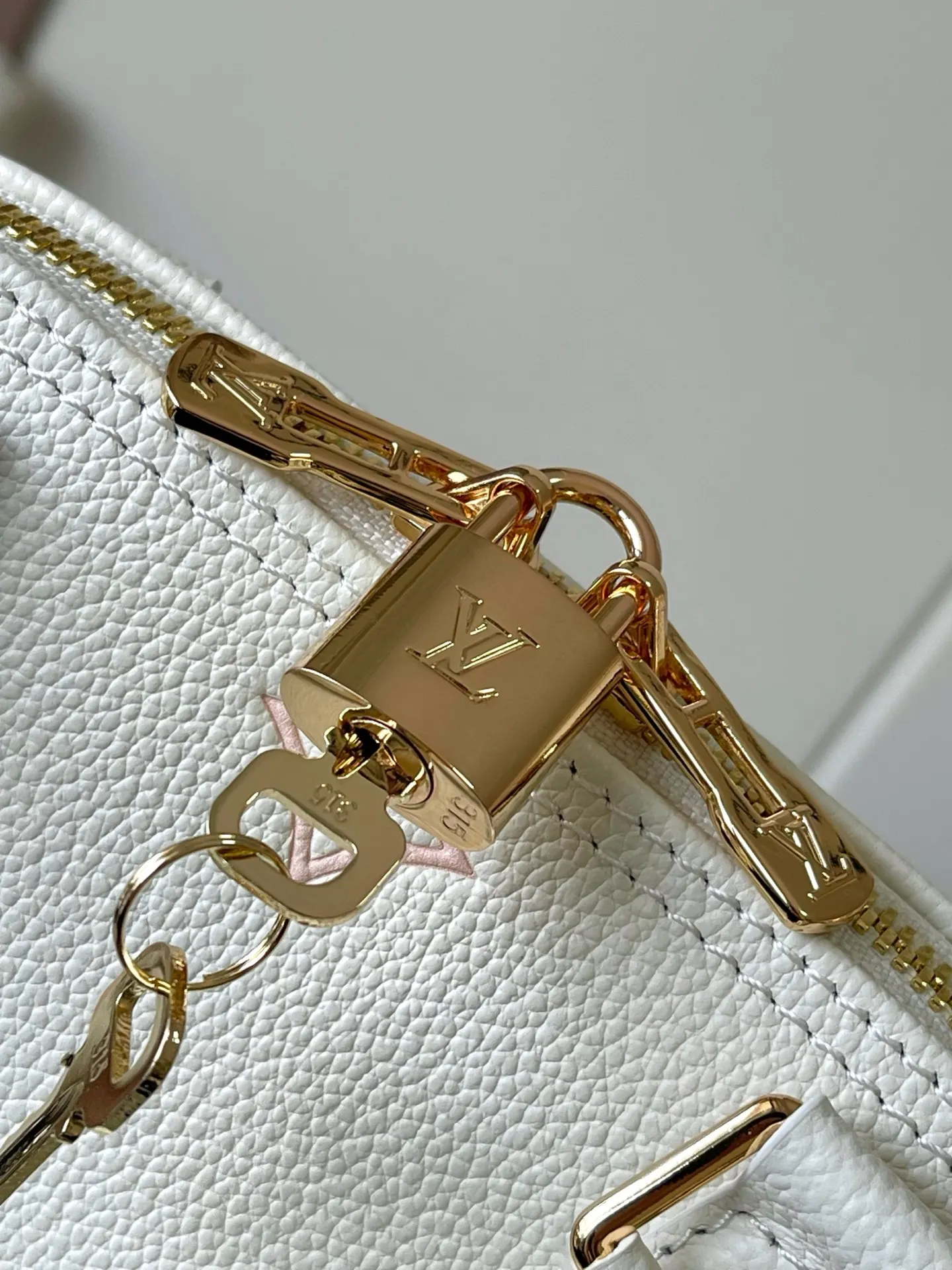 Style M27574 163c01 Style Image 7 Style M27574 163c01 Style Image 7