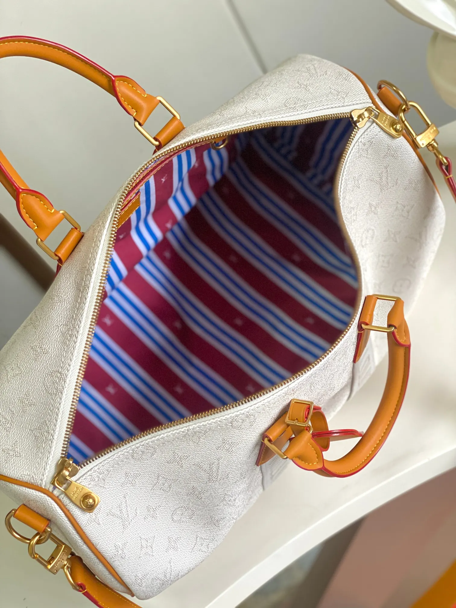 Keepall 白色 牛皮 旅行袋 大容量旅行款(數字9) Keepall 白色 牛皮 旅行袋 大容量旅行款(數字9)