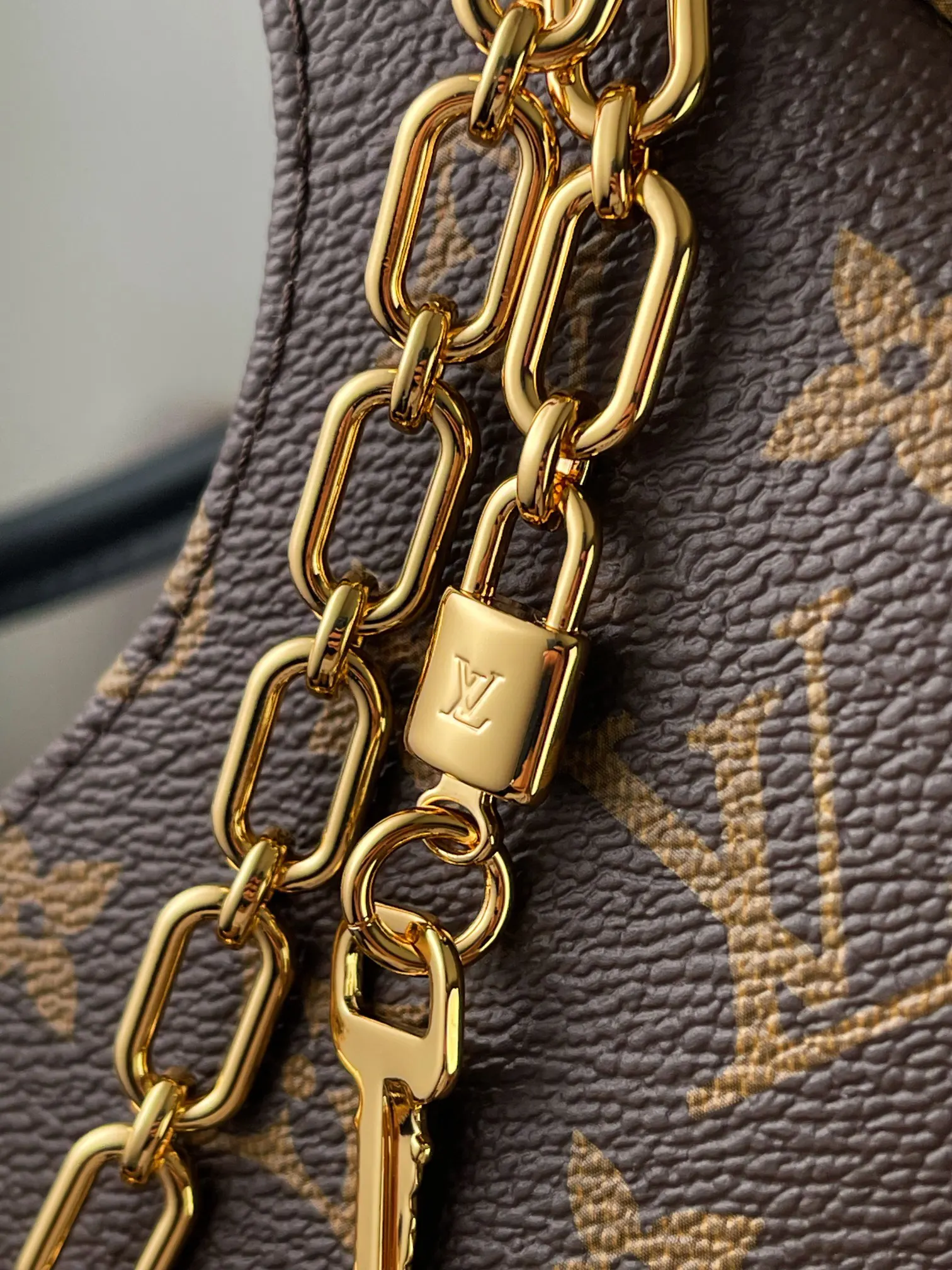 Chain Bag Leather