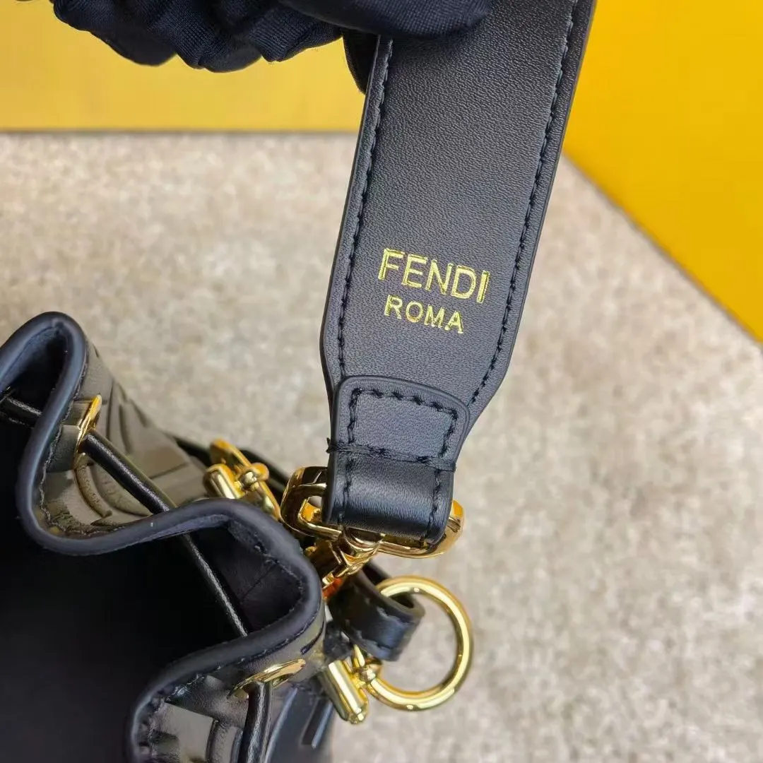 Fendi 白色 金色 小牛皮 水桶包 休闲水桶款