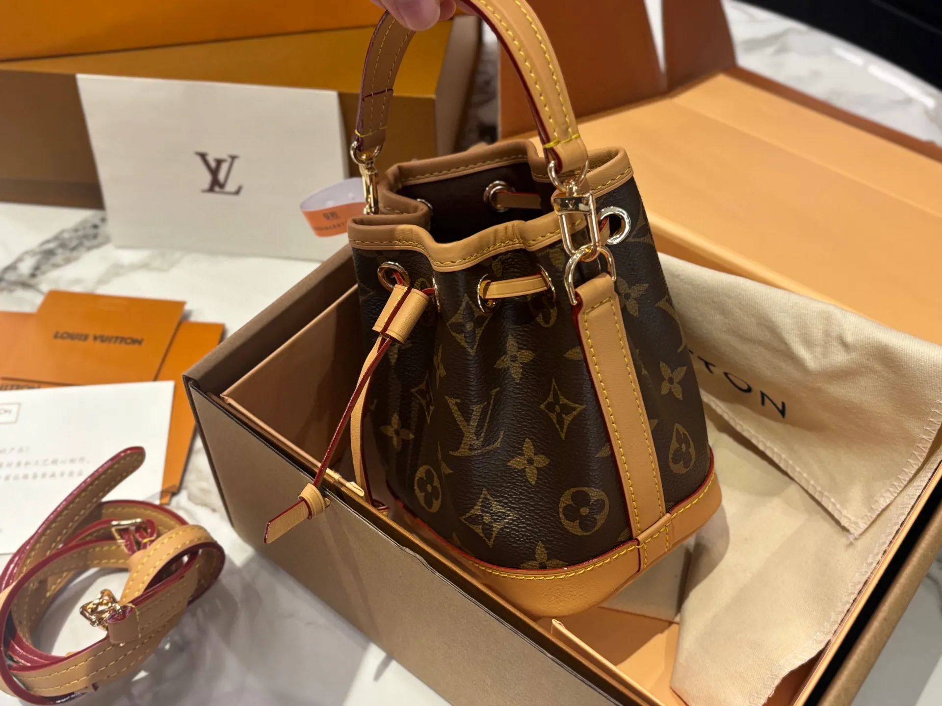 LV 老花 手提 级 ♥ mini小水桶 水桶包 休闲水桶款