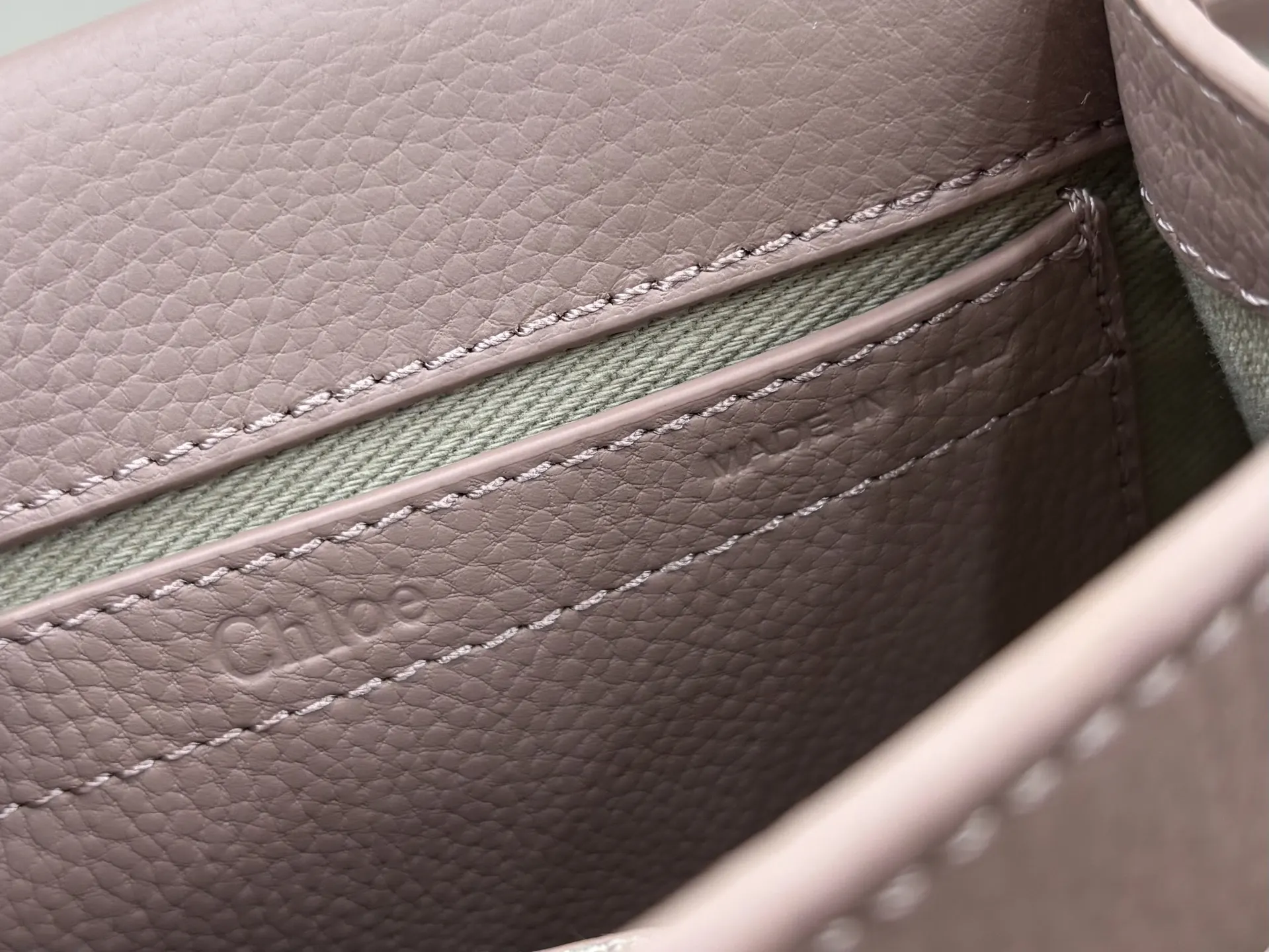 Crossbody Bag Lightweight Leather Image 9 Crossbody Bag Lightweight Leather Image 9