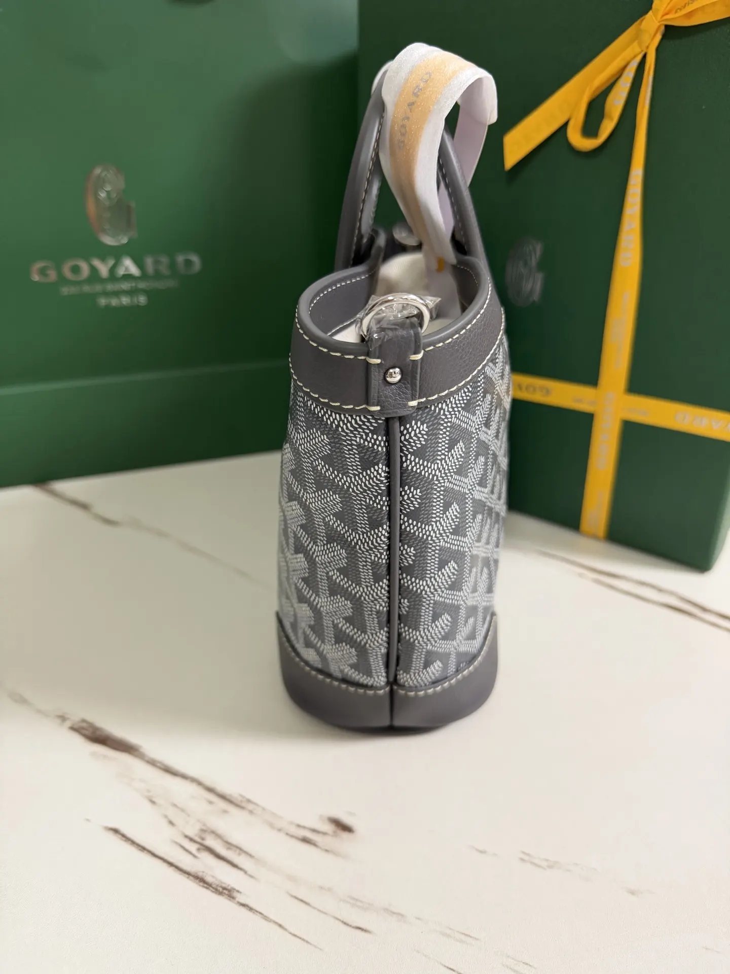 Goyard Gray Shoulder Bag Leather Image 2 Goyard Gray Shoulder Bag Leather Image 2