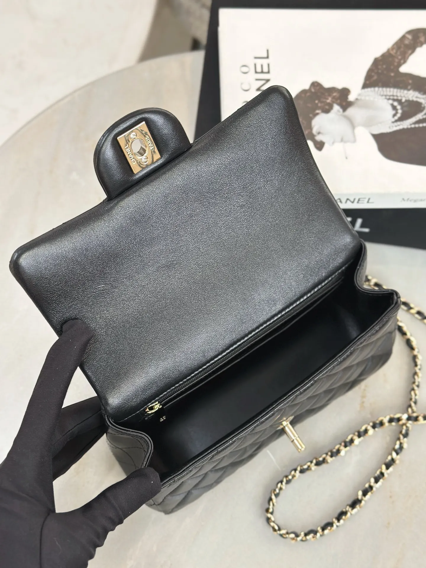 Chanel 黑色羊皮翻盖链条包 小香风单肩