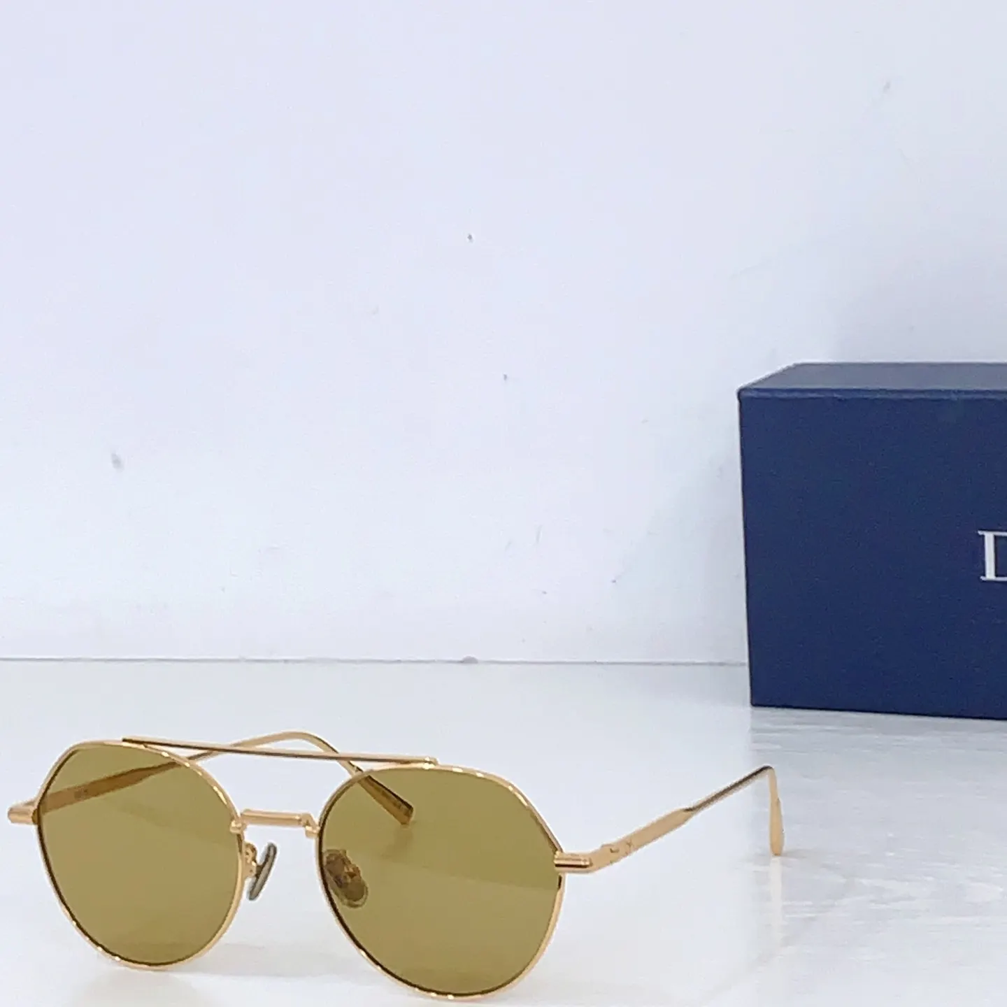 Dior 紫色渐变太阳镜 轻奢遮阳款