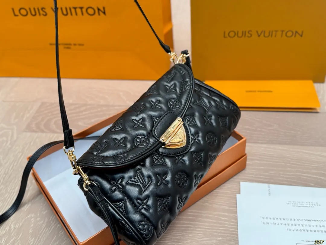 LV 盒 金盾曼哈顿中古腋下包 小金扣占据视觉感 复古腋下背款