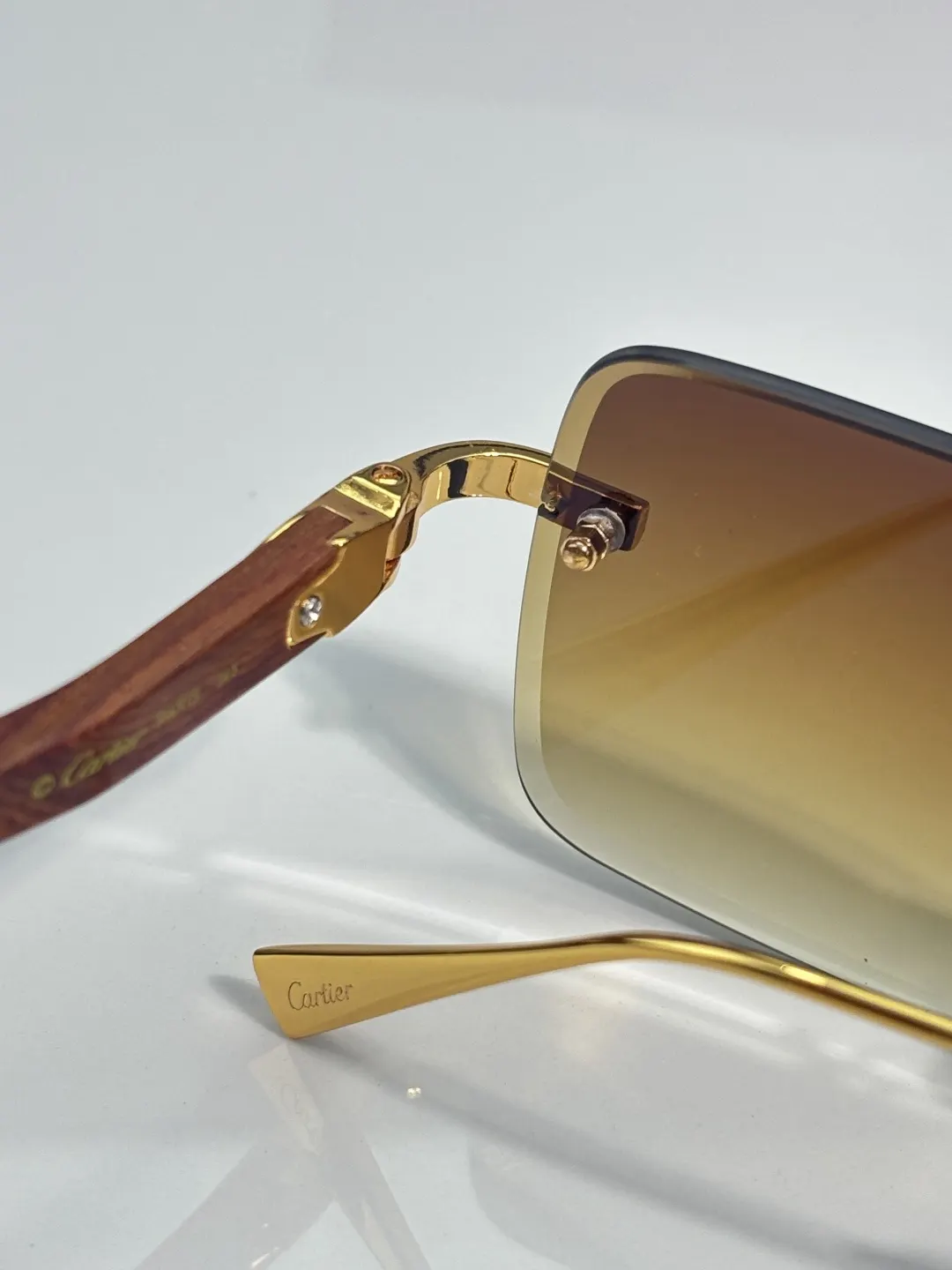 Cartier 墨镜 时尚防晒款 款25