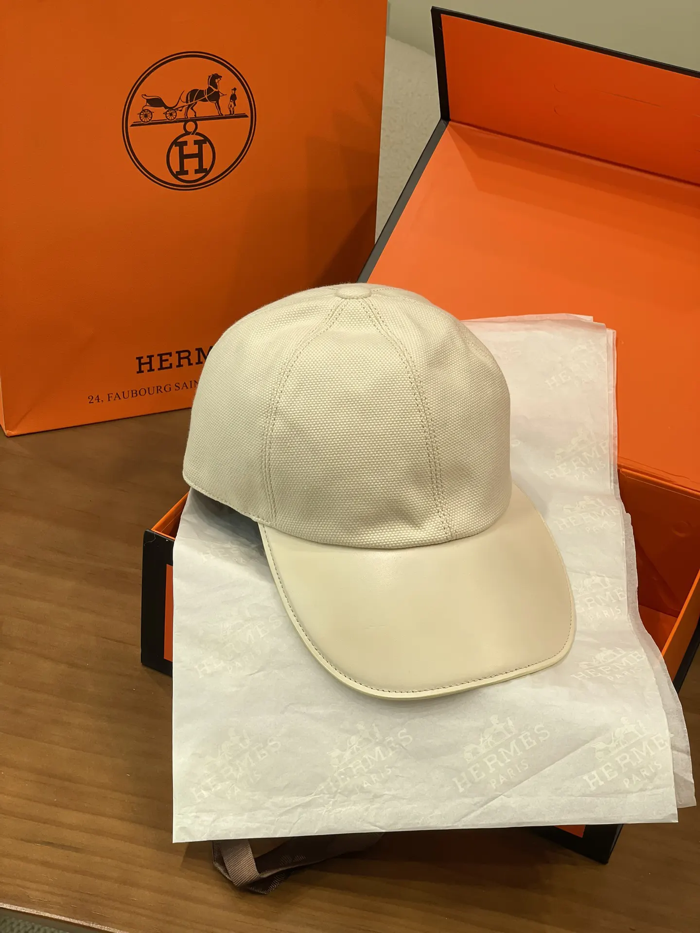 Hermès 皮革 帽子