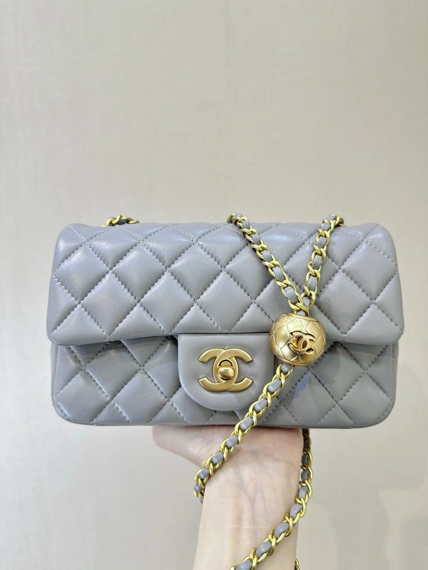 CHANEL 紫色牛皮翻盖链条包 金扣款