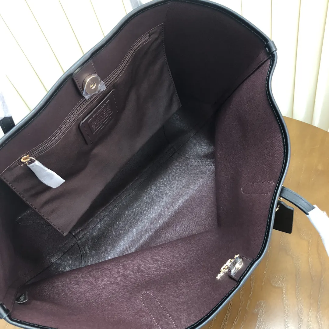 Coach 老花 帆布 托特包 大容量托特款(數字8) Coach 老花 帆布 托特包 大容量托特款(數字8)