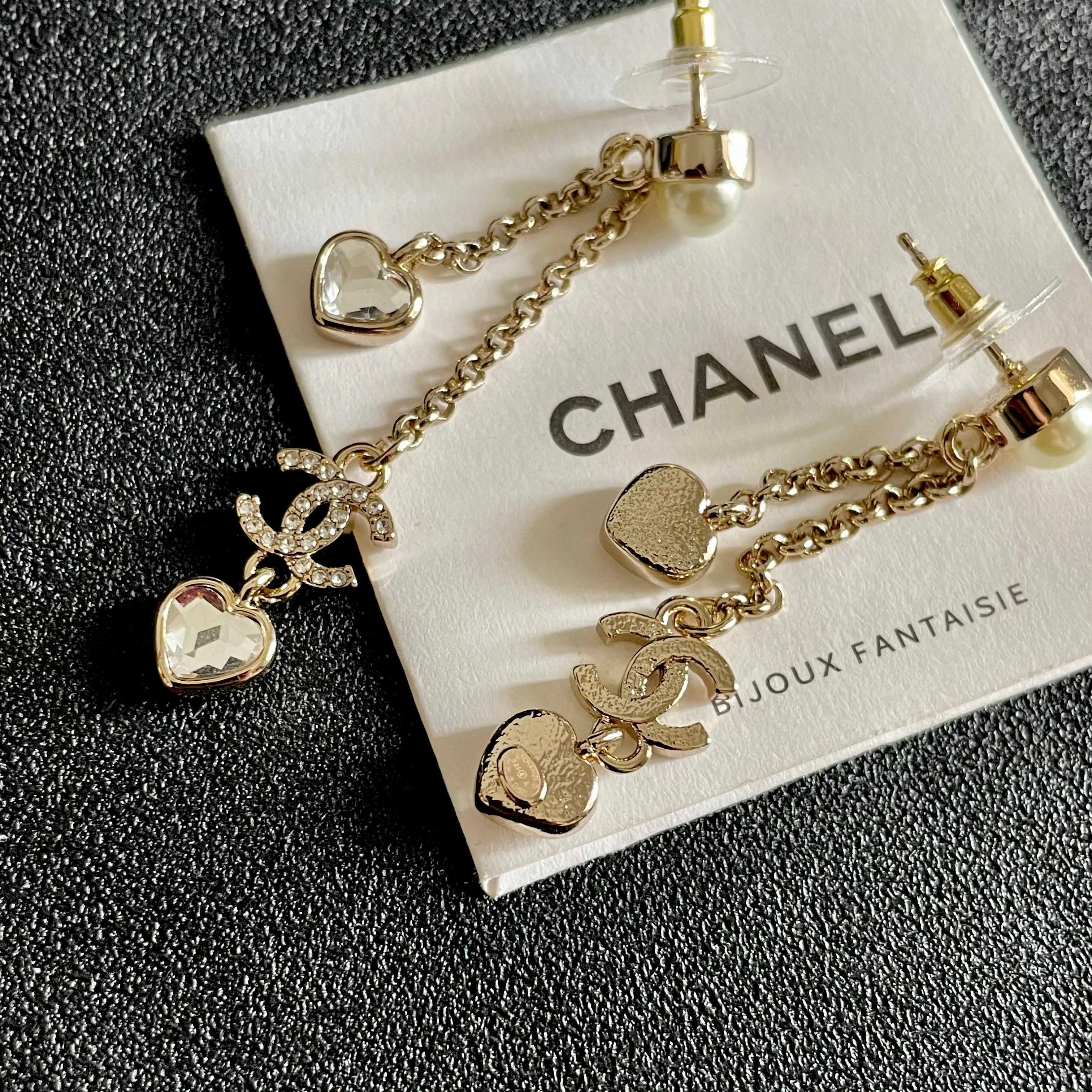 Chanel 双C 爱心 耳环 优雅耳饰