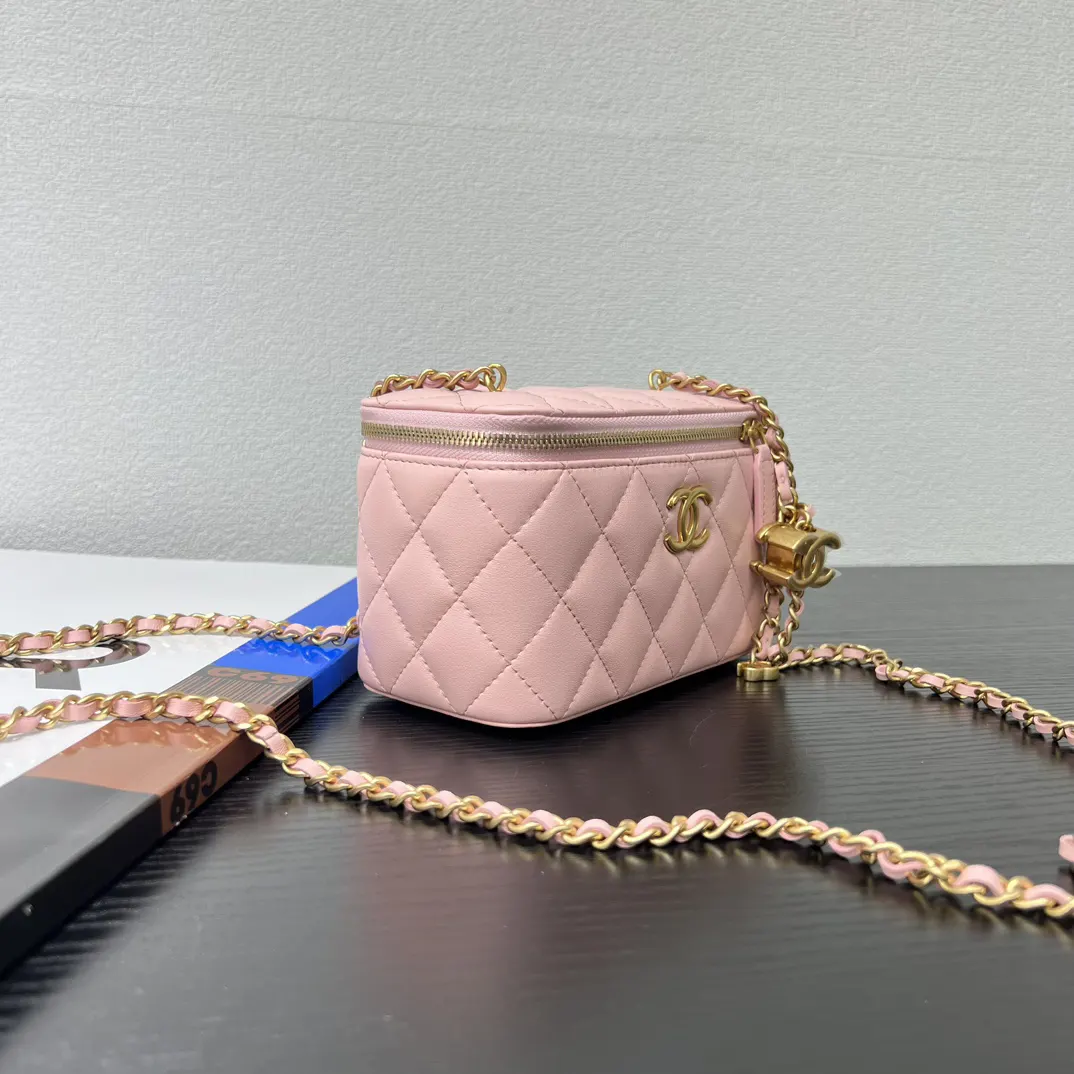Chanel 小号 粉色 皮革 菱格绗缝 链条包