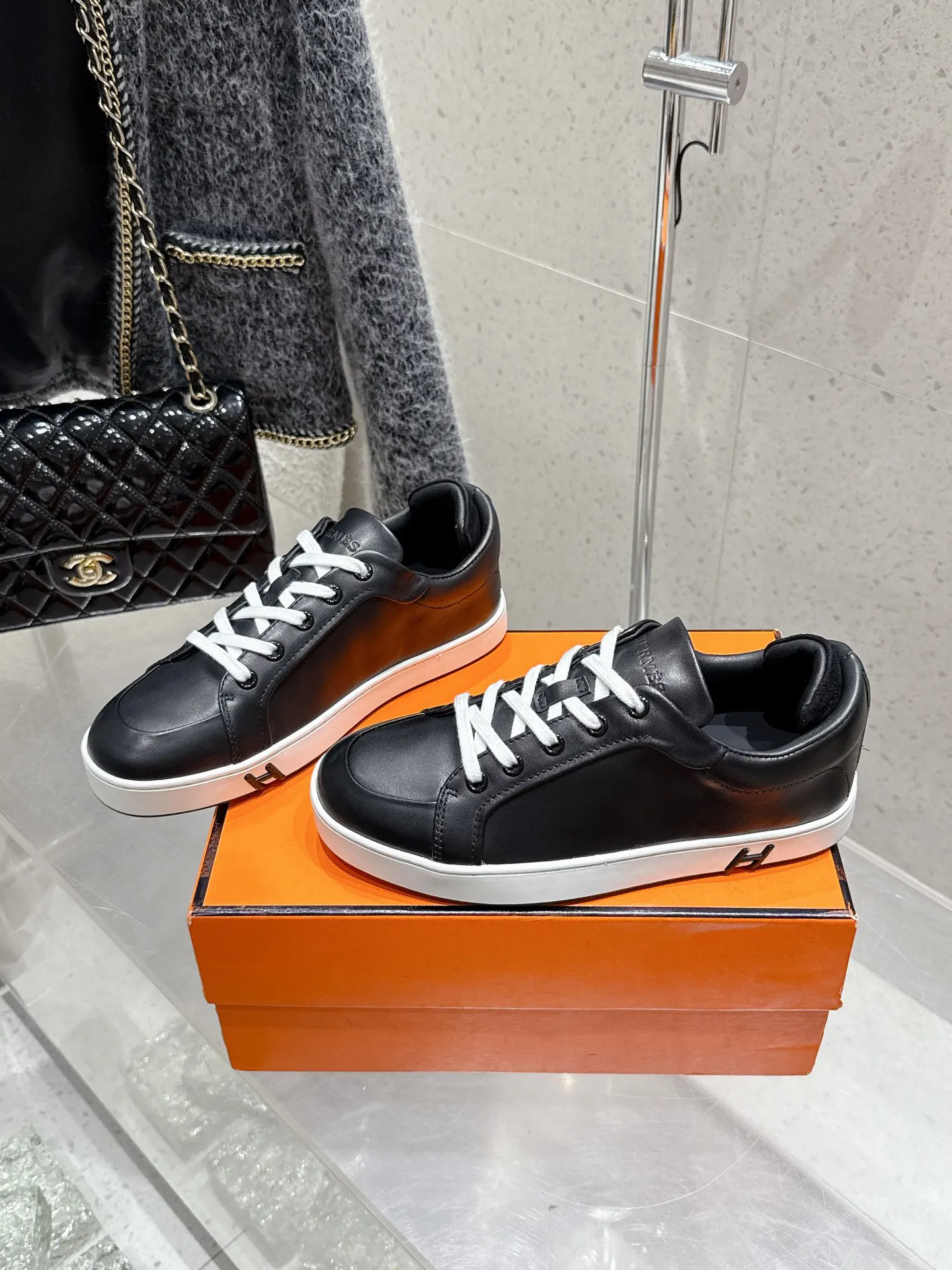 Hermès 绝对是最值得买的 羊皮 鞋履 舒适 运动鞋