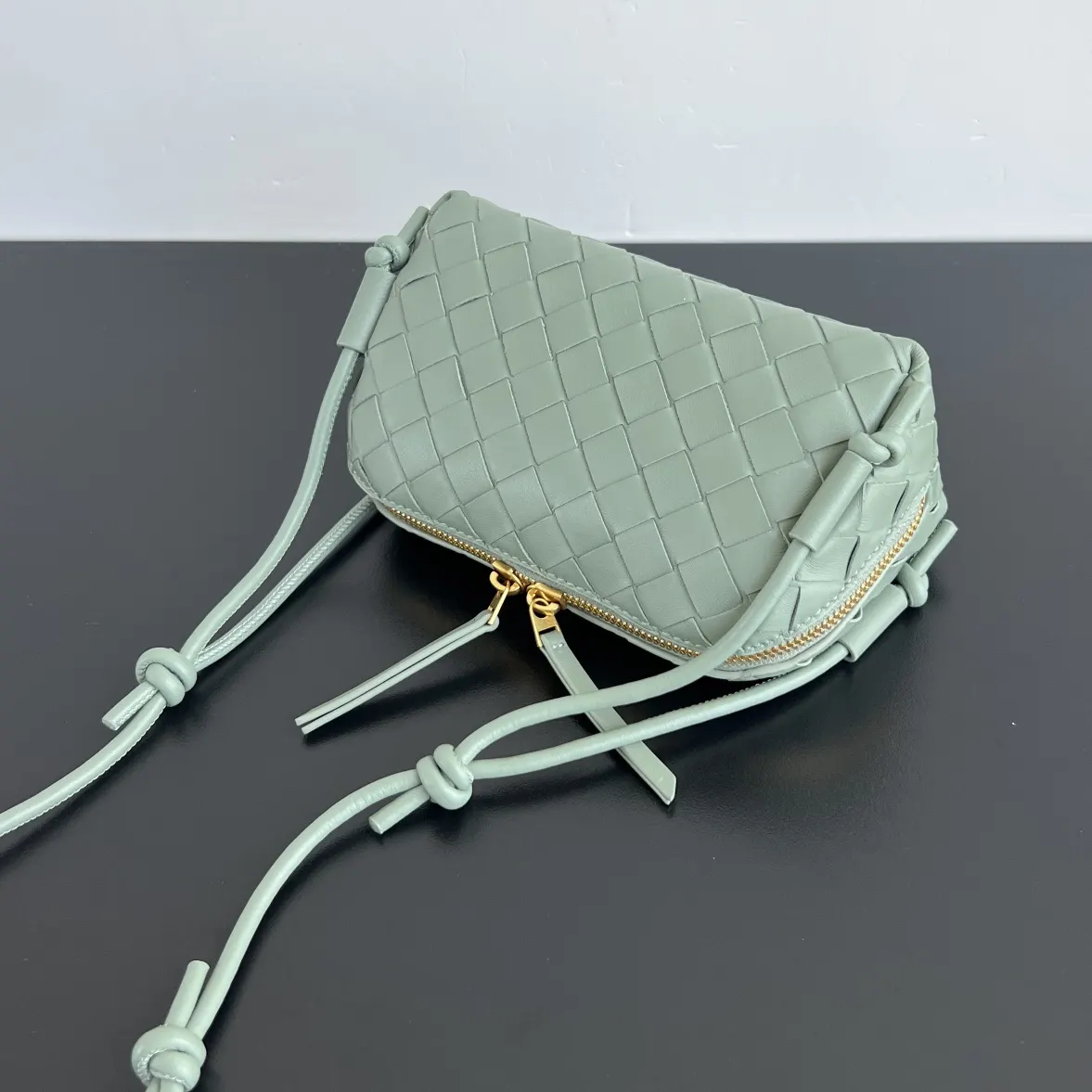 Bottega Veneta 腋下包 復古腋下背款