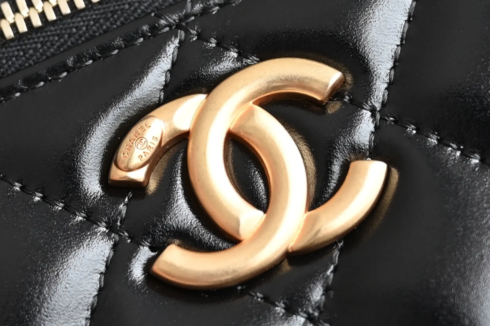 Chain Bag Leather