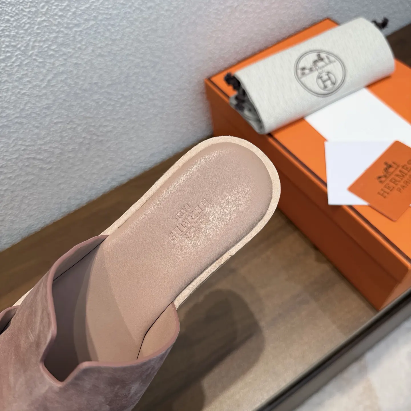 Hermès 新色系 拖鞋 舒適(數字7) Hermès 新色系 拖鞋 舒適(數字7)