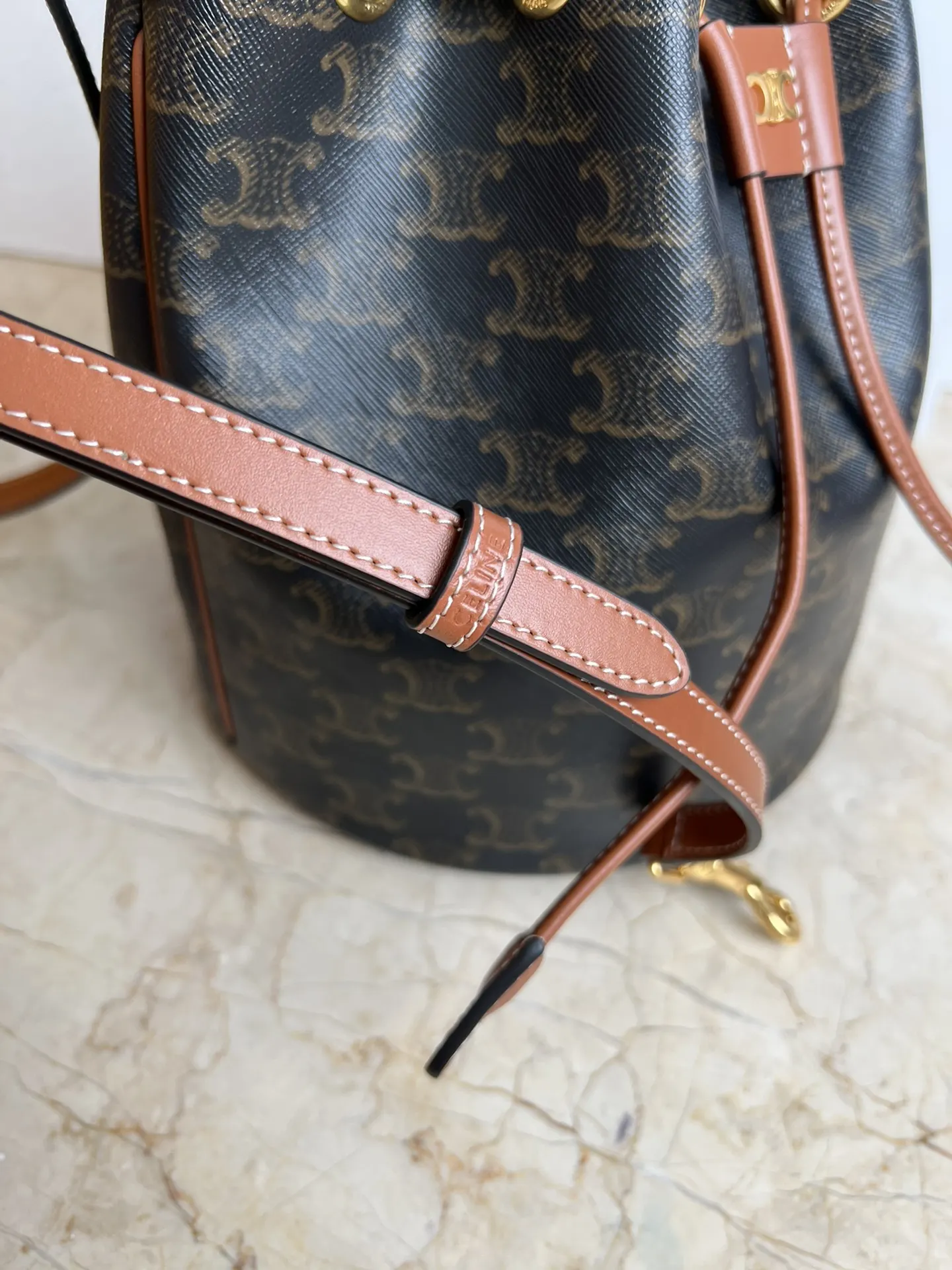Celine 老花 金色 牛皮 水桶包 休闲水桶款