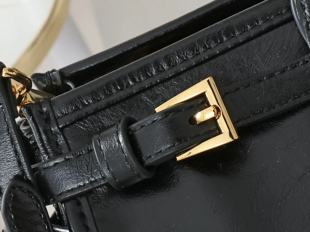 PRADA 1BA426 斜挎包 日常通勤款