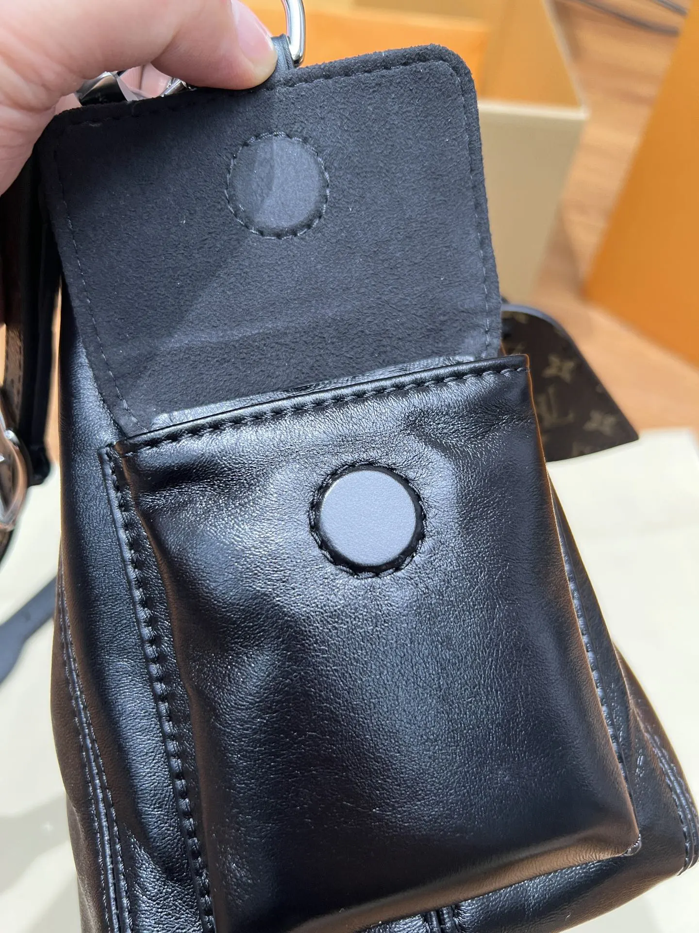 CarryAll 羊皮 水桶包 休閒水桶款