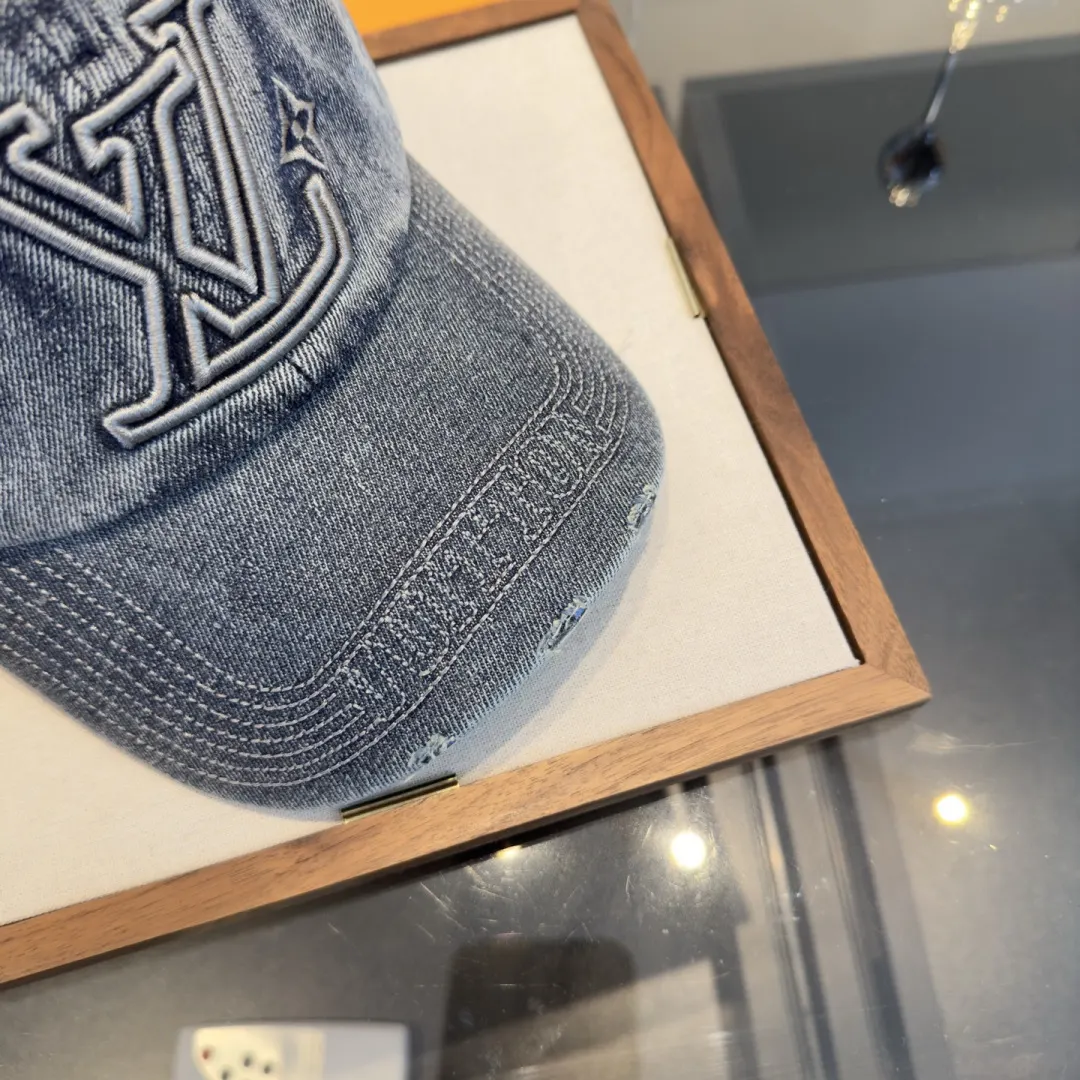Louis Vuitton Fashion Item Casual