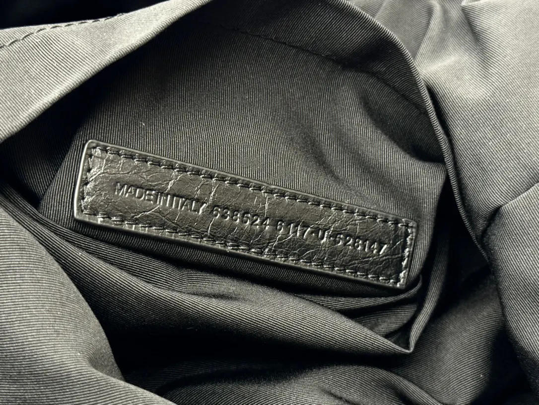 Balenciaga Monaco 黑银 牛皮 單肩包 日常搭配(數字10) Balenciaga Monaco 黑银 牛皮 單肩包 日常搭配(數字10)