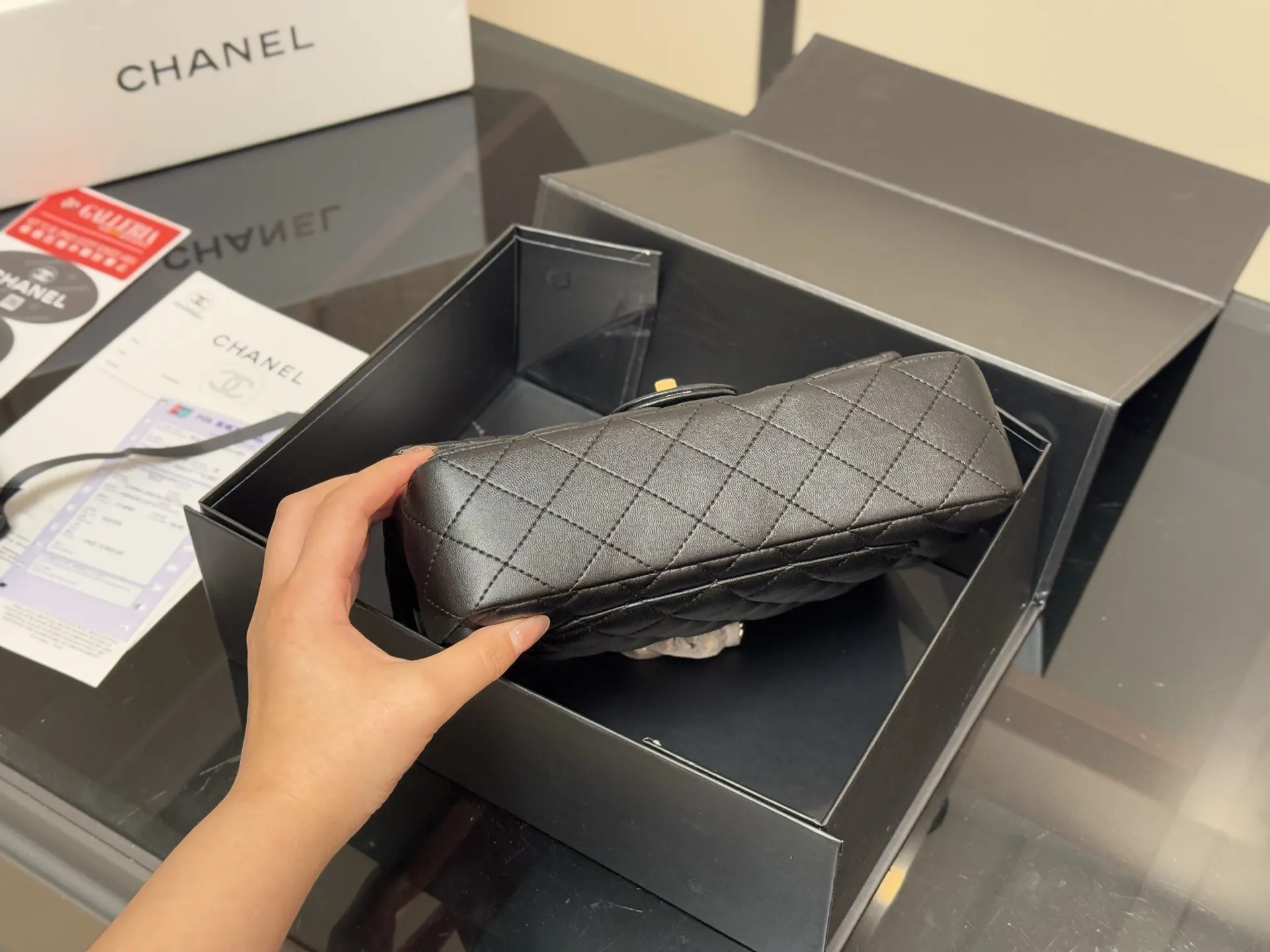 CHANEL 羊皮 cf我们一 斜挎包 轻便斜挎款